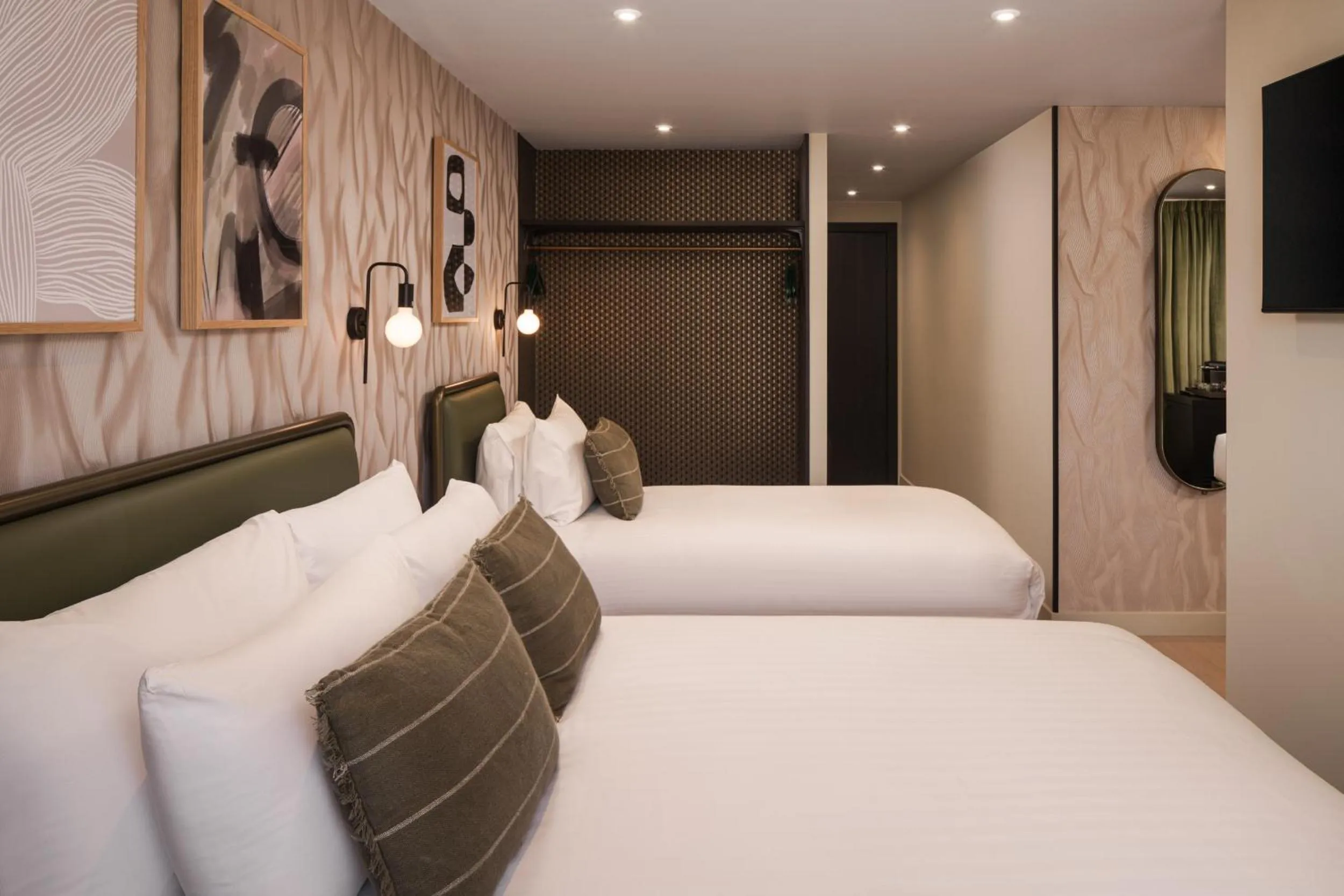 Bed in Central Park Hotel