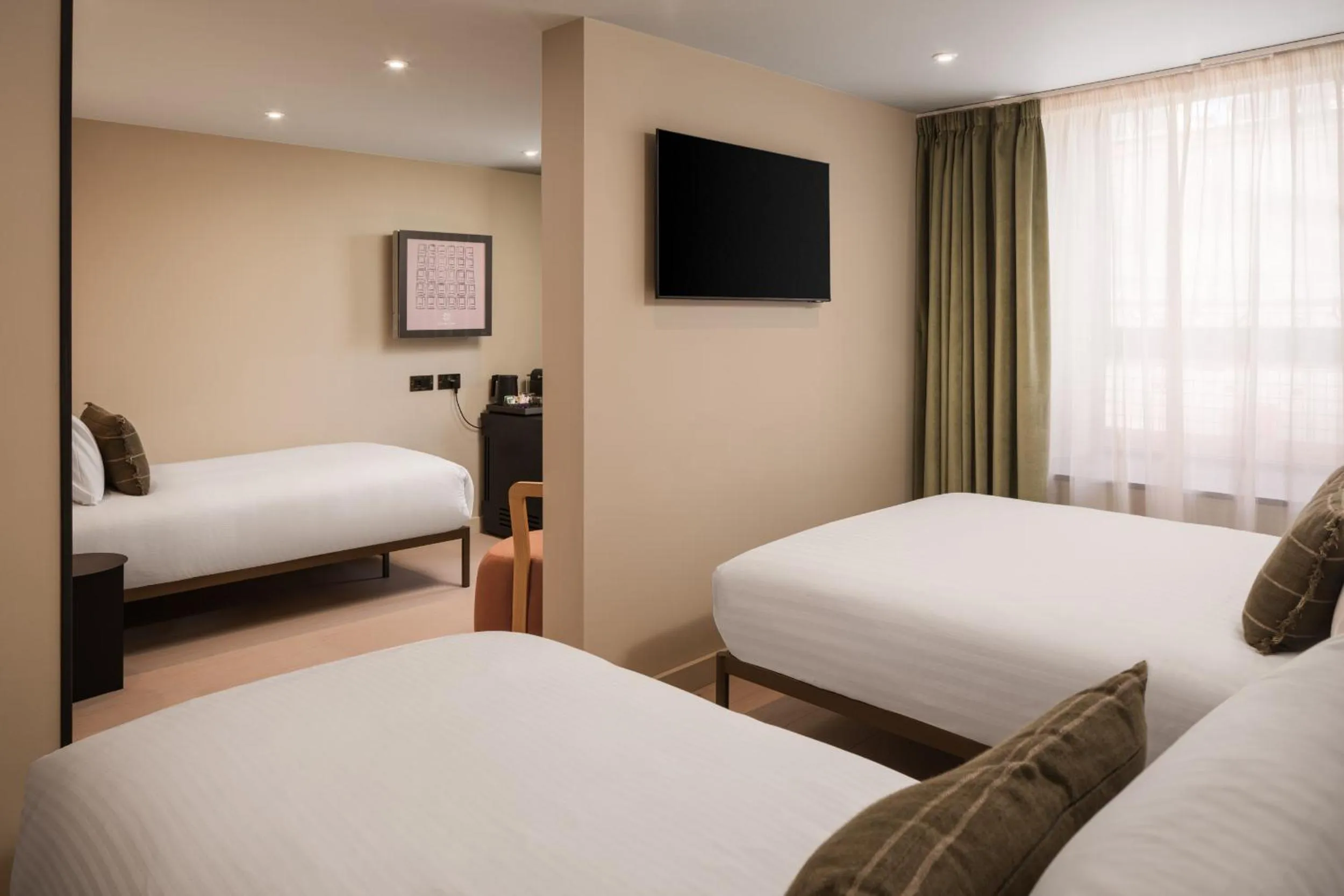 Bed in Central Park Hotel