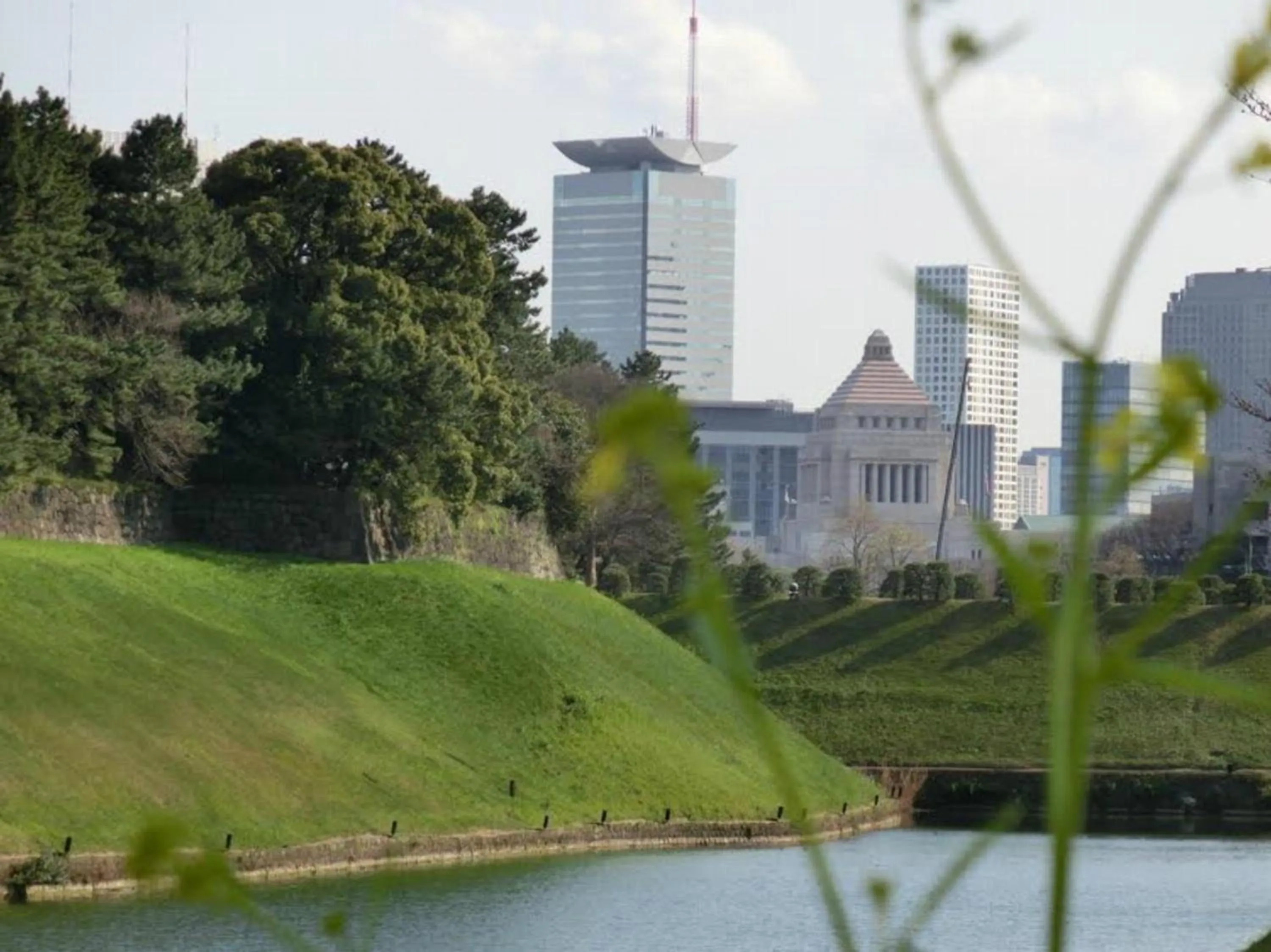 Nearby landmark in APA Hotel Nagatacho Hanzomon Ekimae