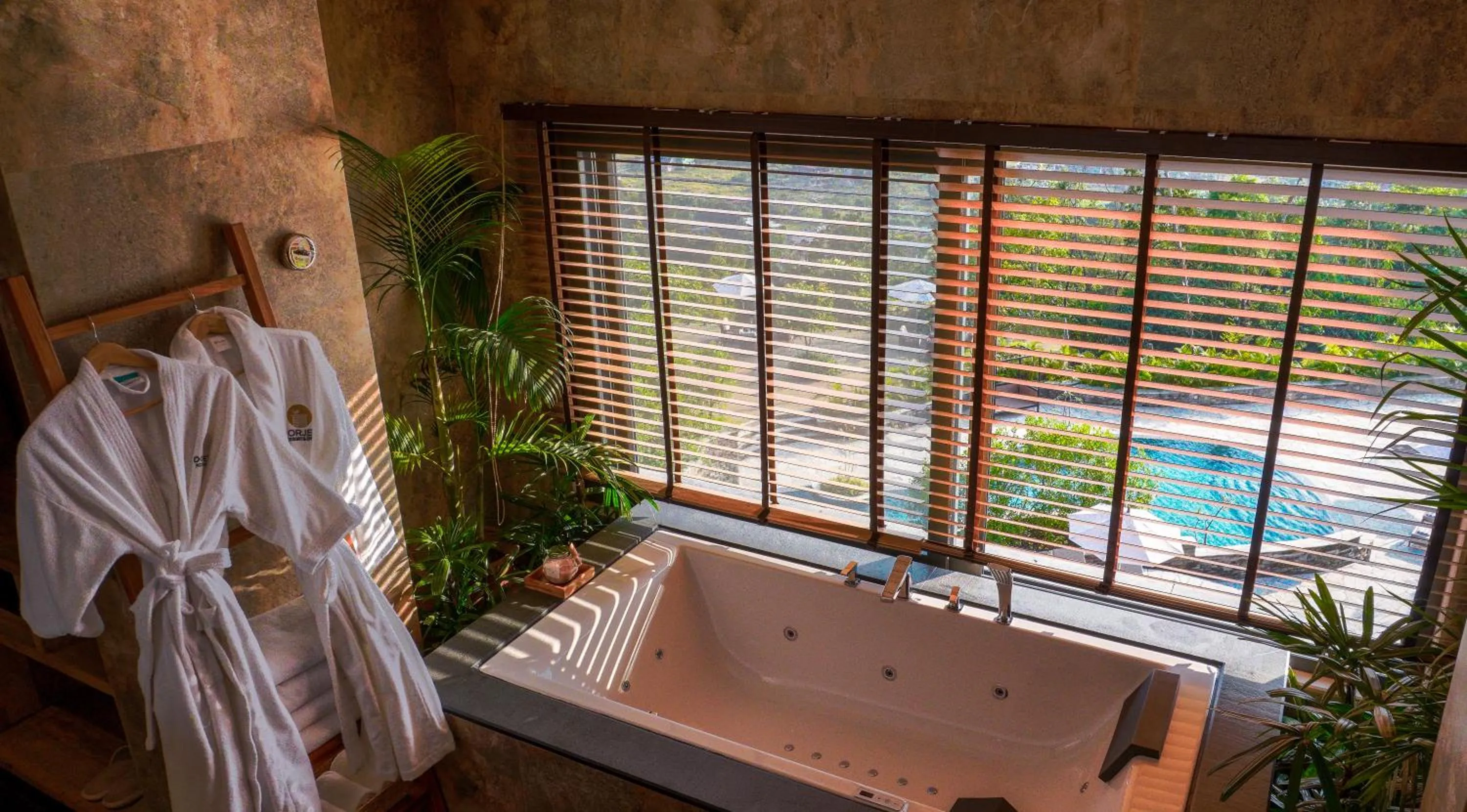 Bath in Dorje's Resort and Spa