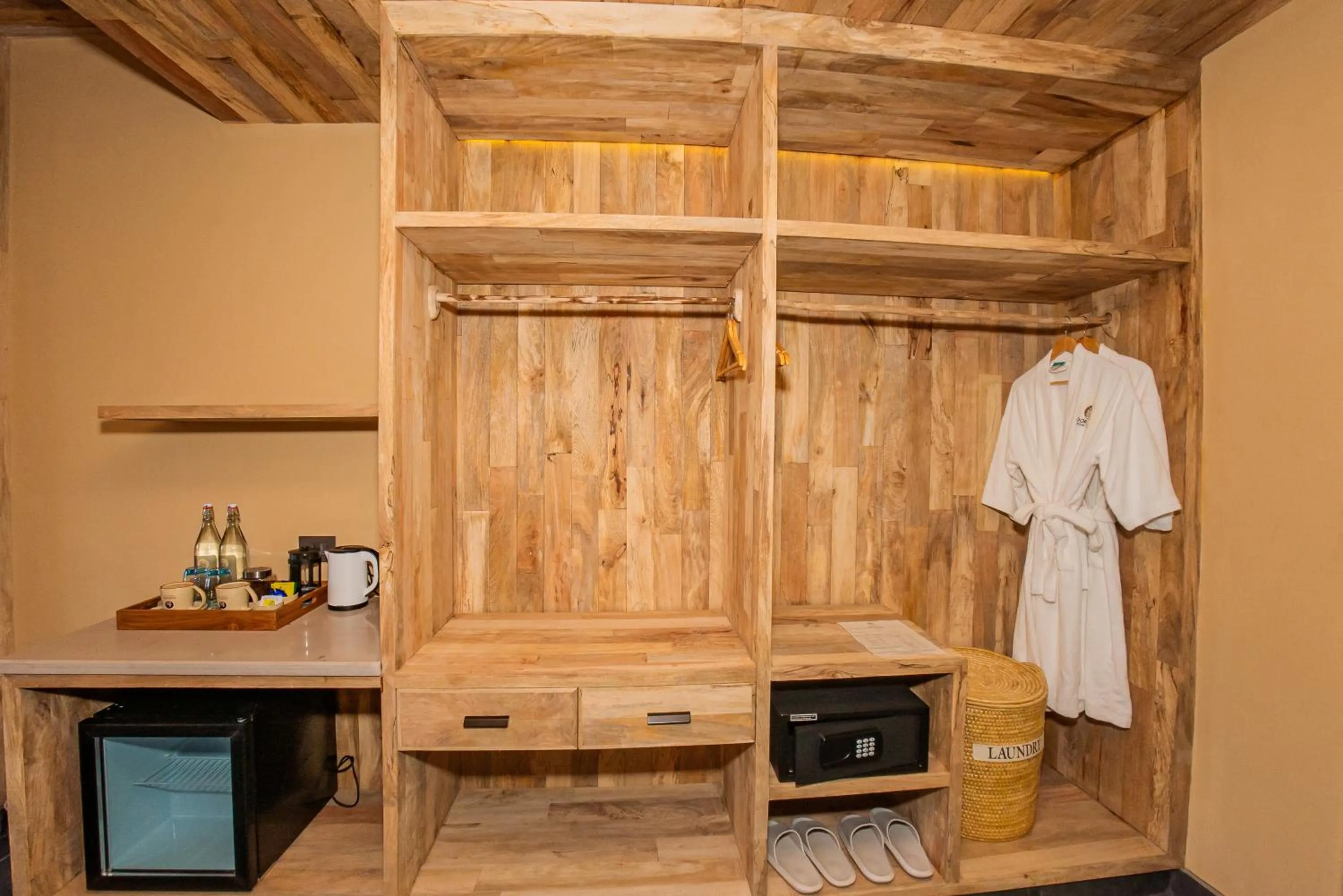 wardrobe in Dorje's Resort and Spa