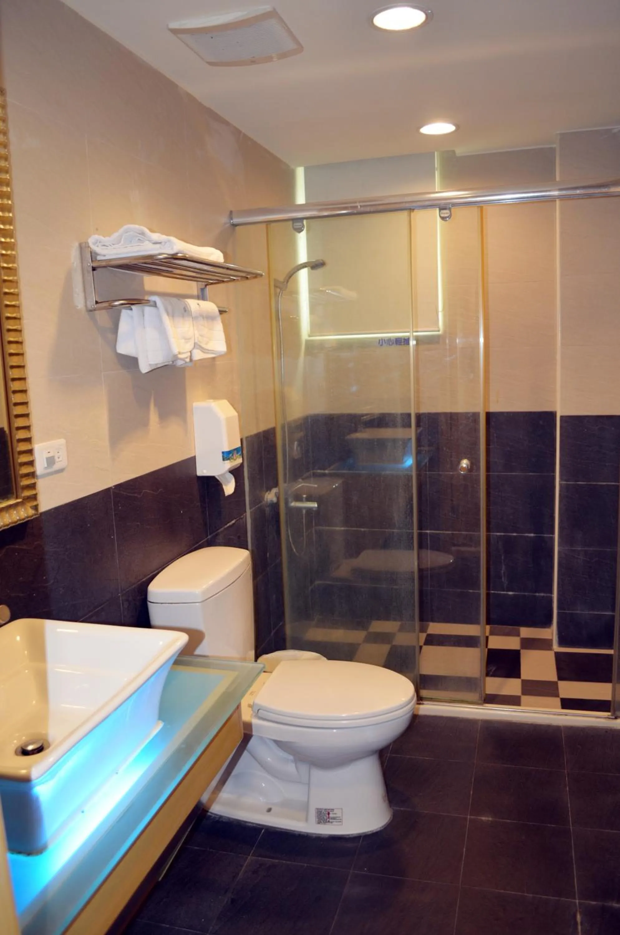 Bathroom in Yake Homestay