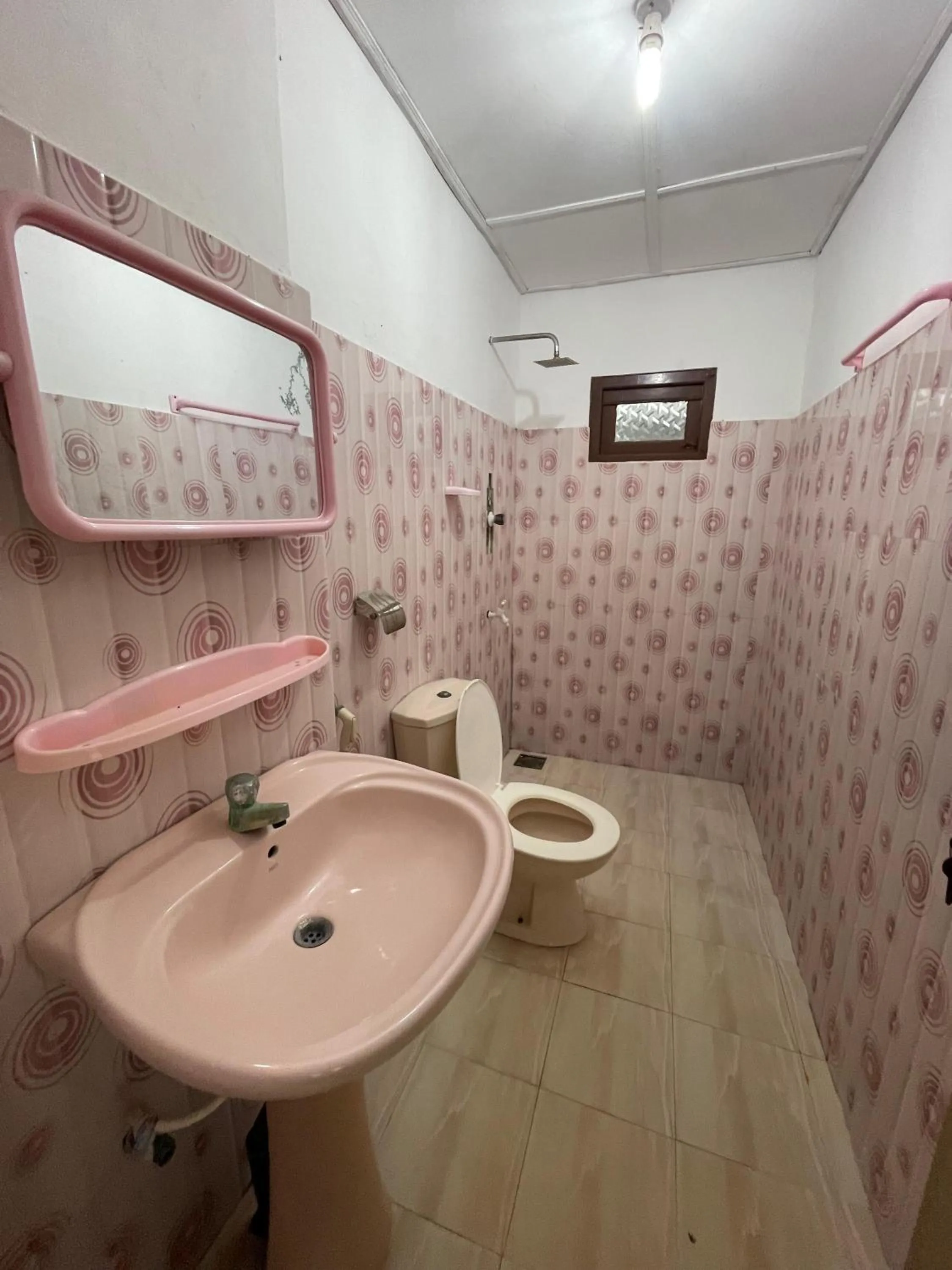 Anandas Beach Resort