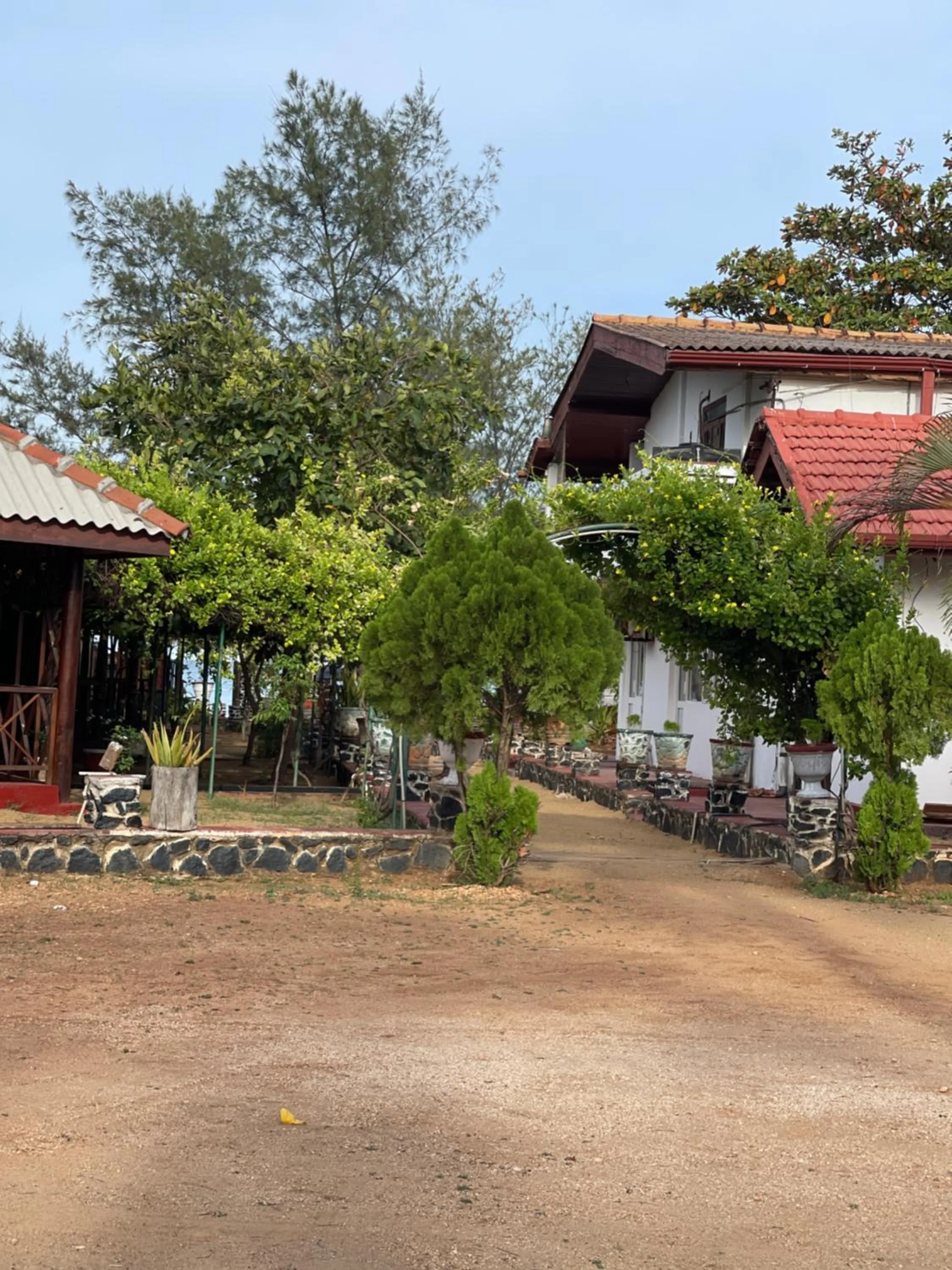 Anandas Beach Resort