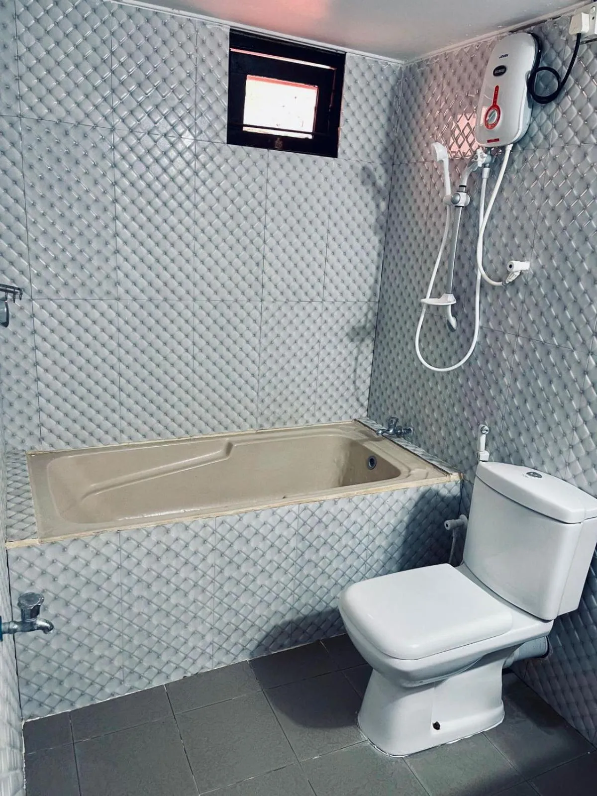 Anandas Beach Resort