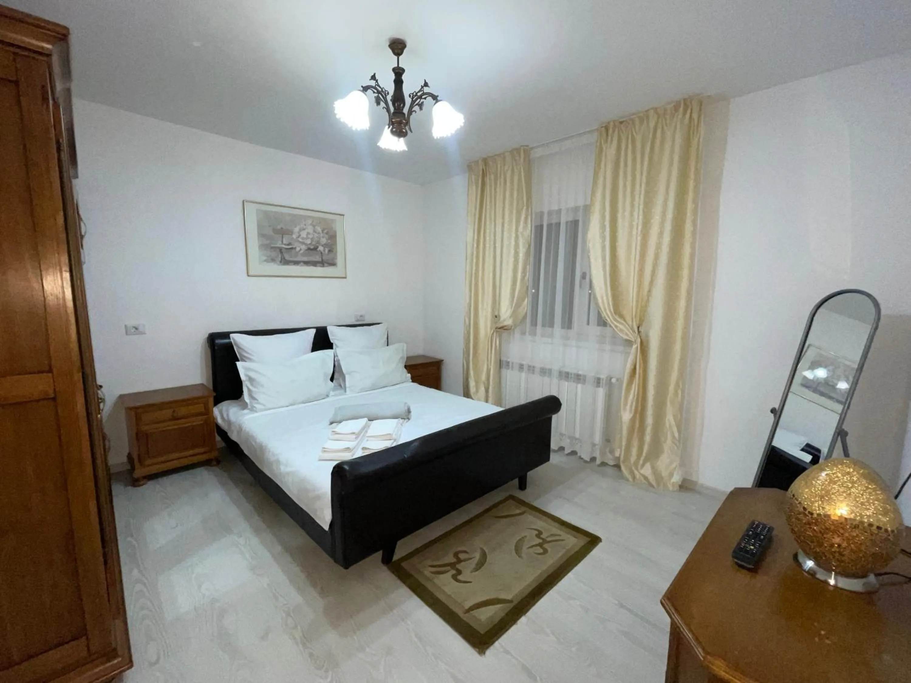 Bed in Cazare apartamente LAVI-TOUR Tg Neamț