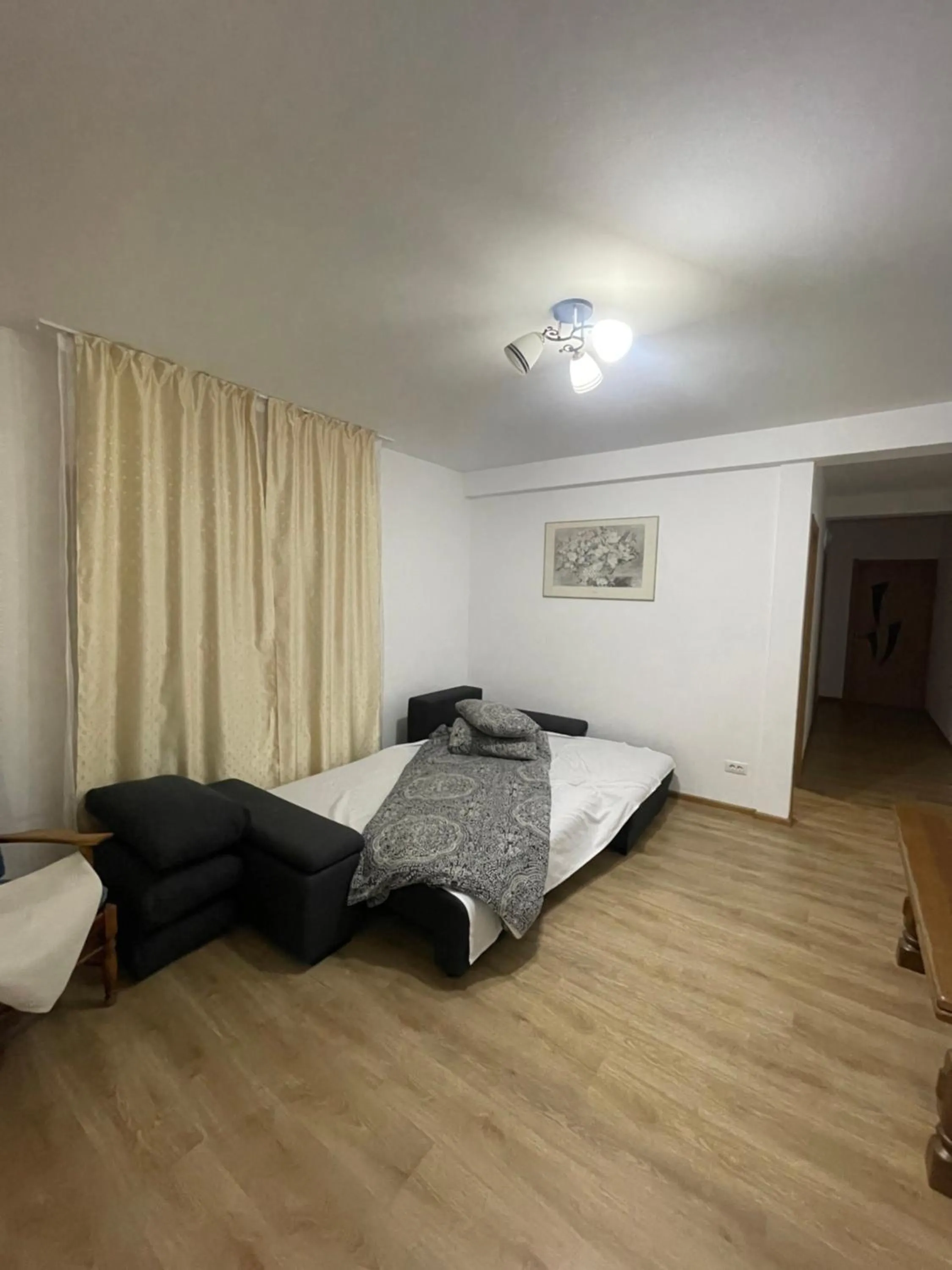 Bed in Cazare apartamente LAVI-TOUR Tg Neamț