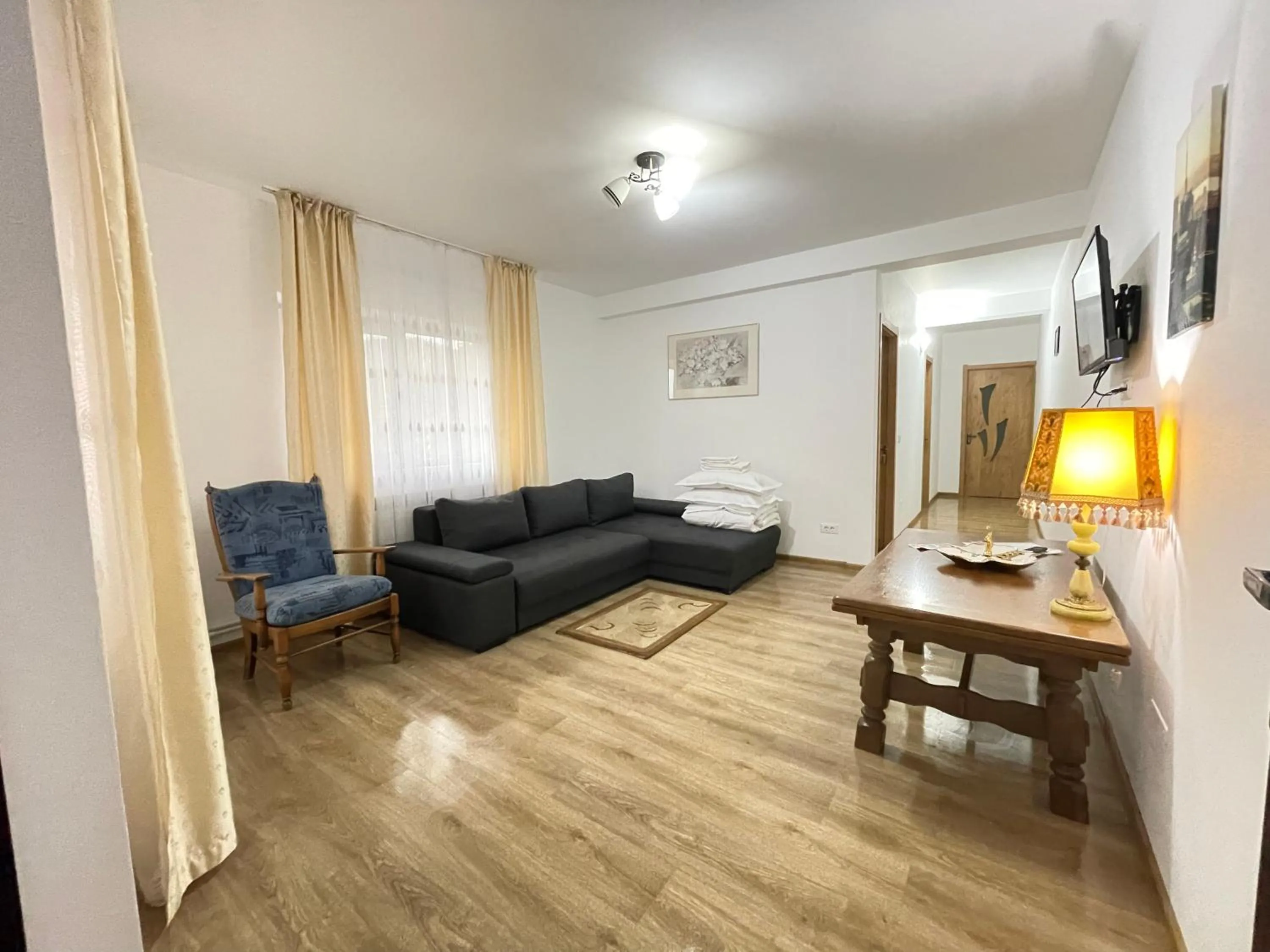 Cazare apartamente LAVI-TOUR Tg Neamț