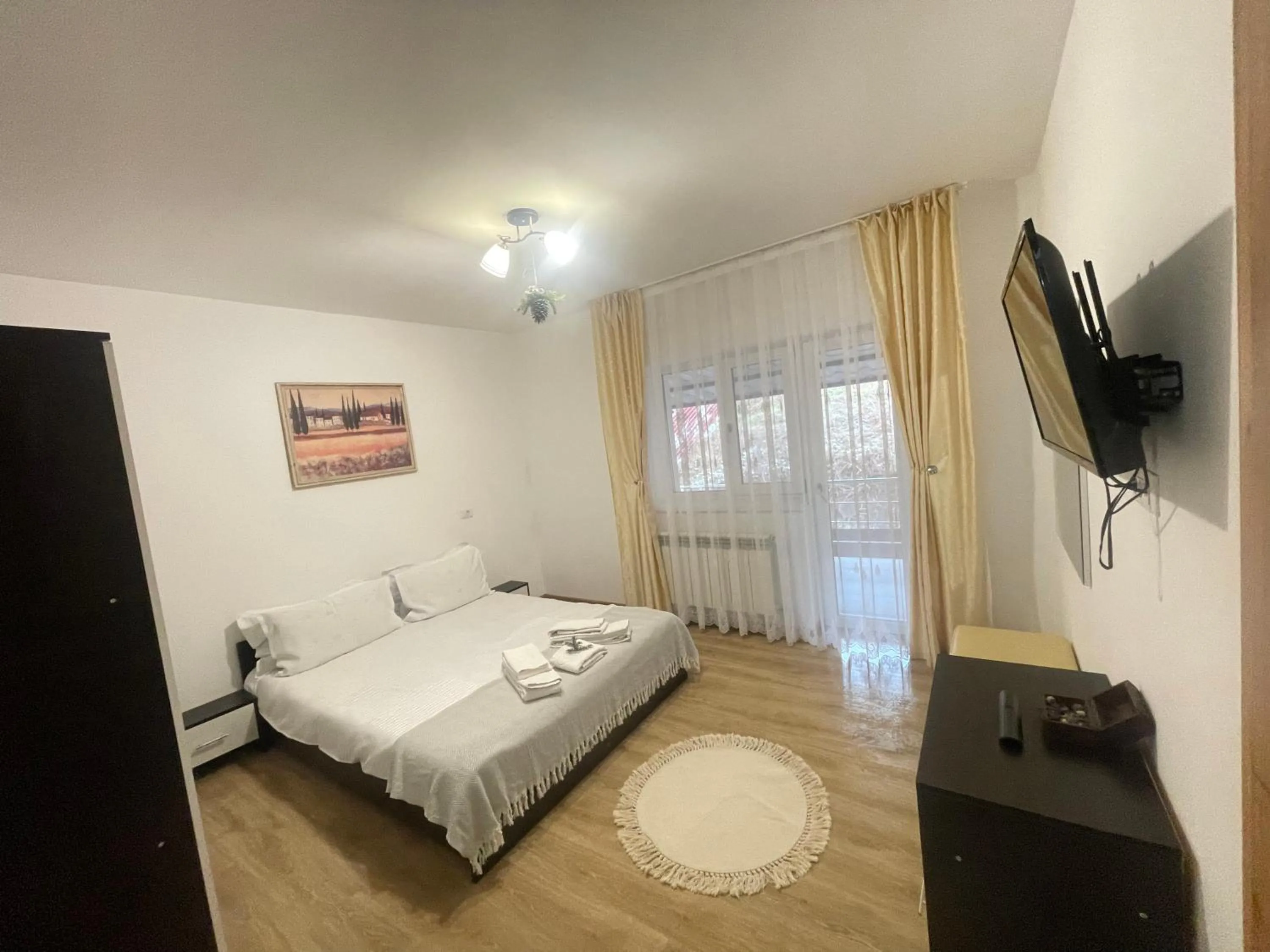 Bed in Cazare apartamente LAVI-TOUR Tg Neamț