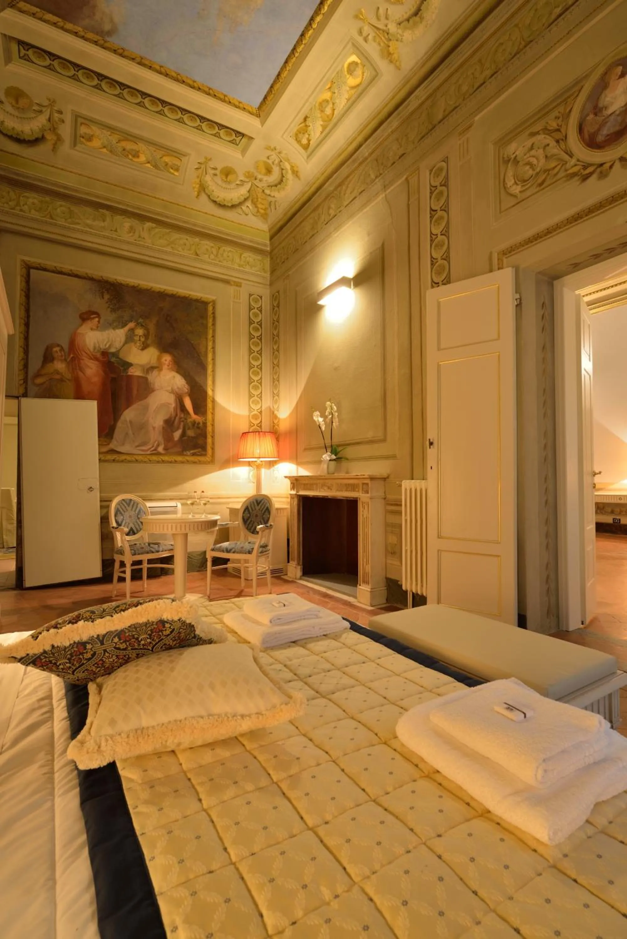 Decorative detail, Bed in Palazzo Guicciardini