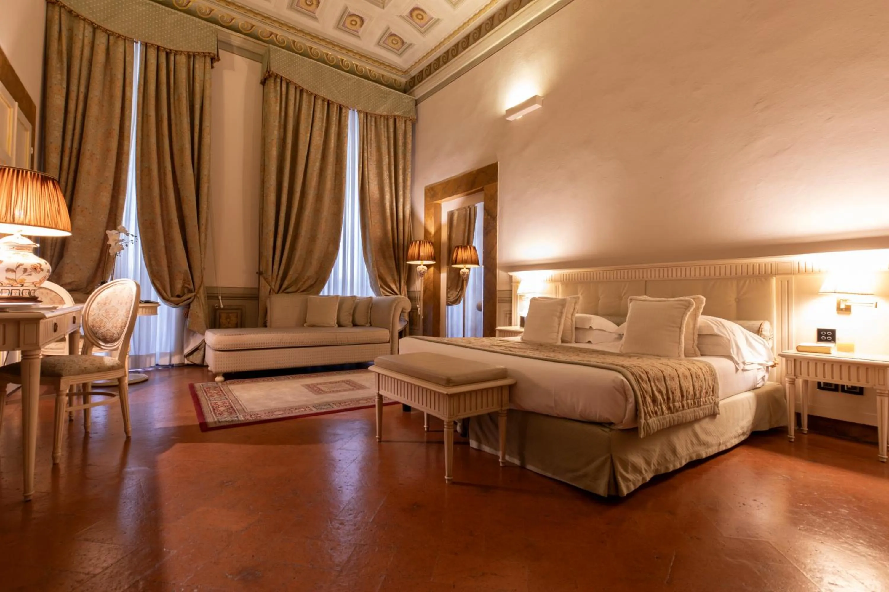 Bedroom in Palazzo Guicciardini