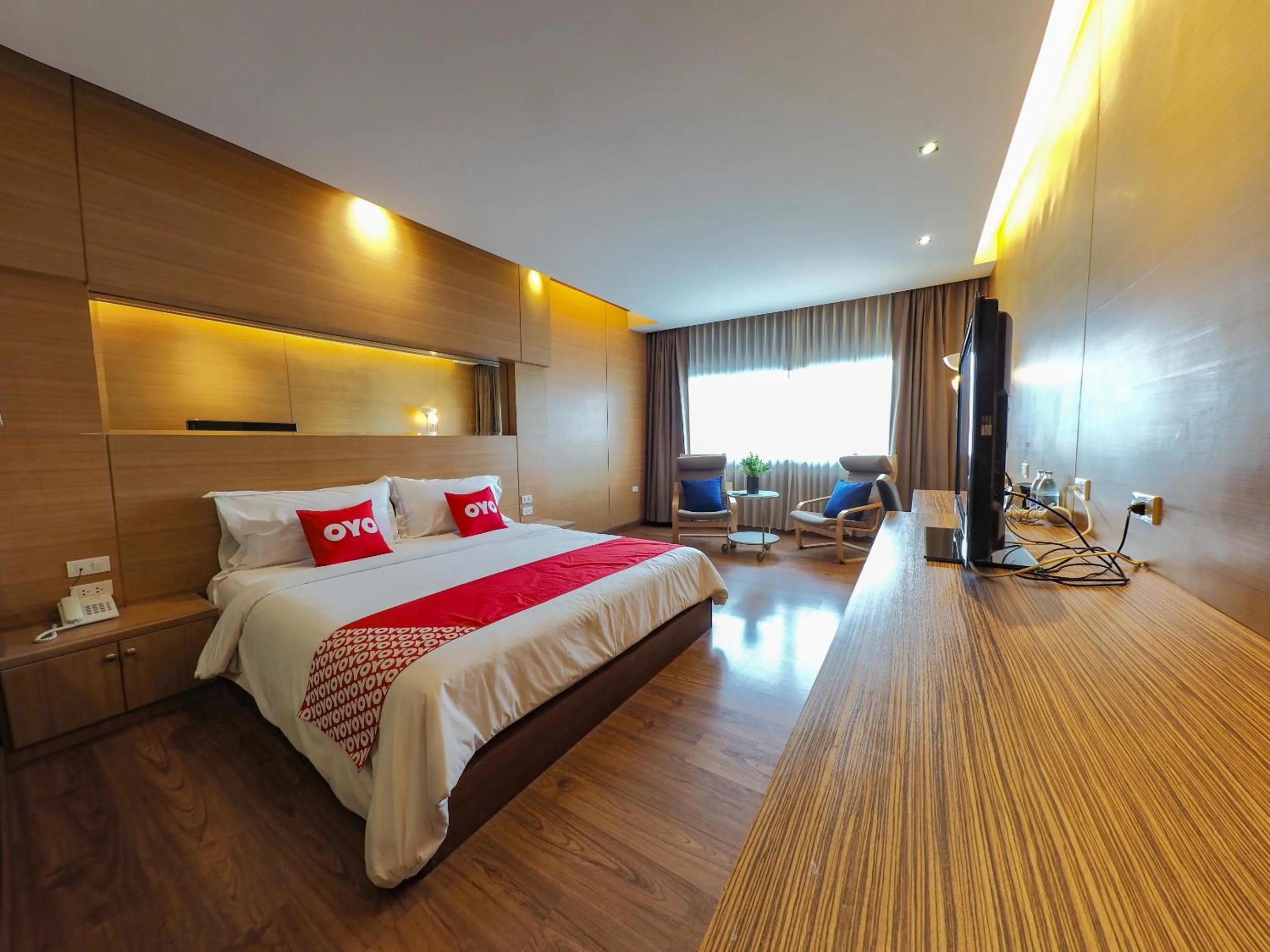 Photo of the whole room, Bed in Nipa Garden Hotel