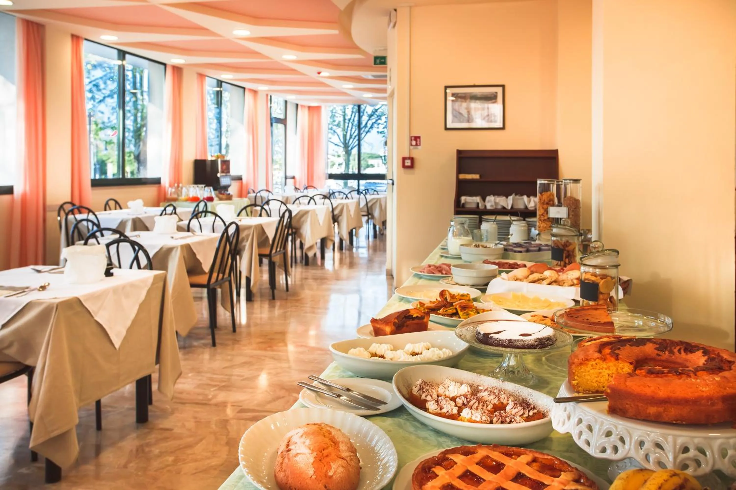 Restaurant/places to eat in Hotel Baltic