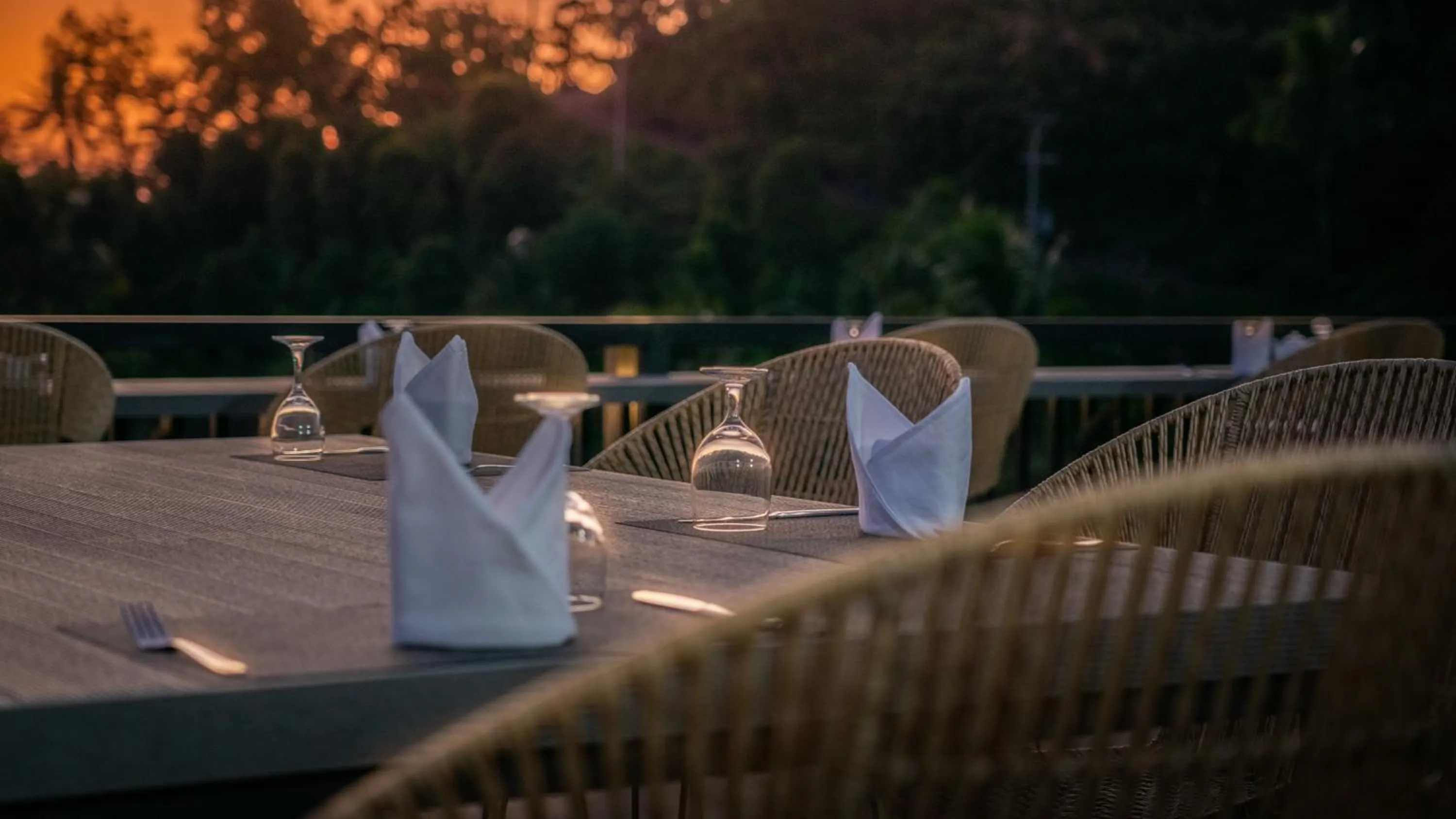 Restaurant/places to eat in Villa Selonding Batu