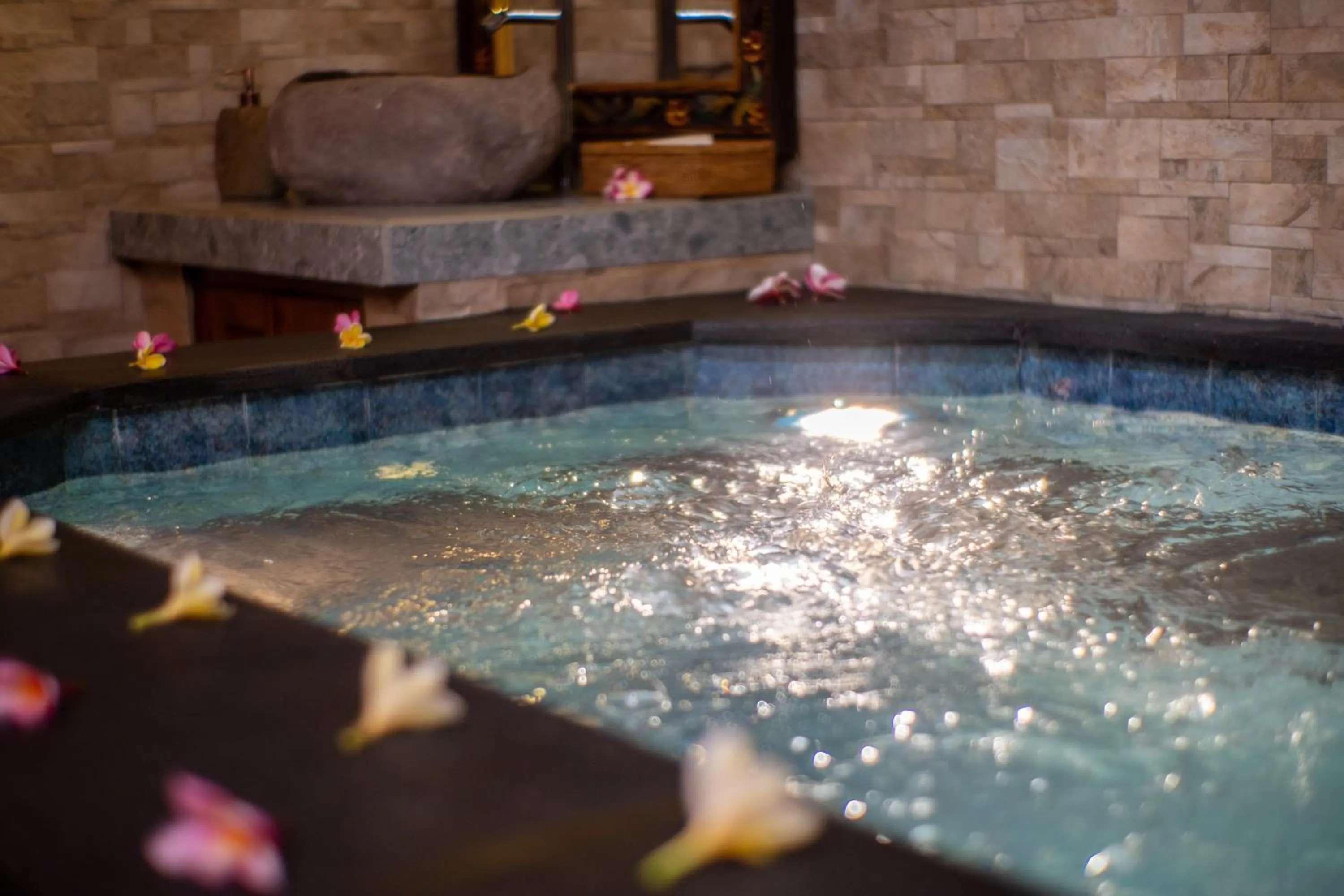 Hot Tub in Villa Selonding Batu