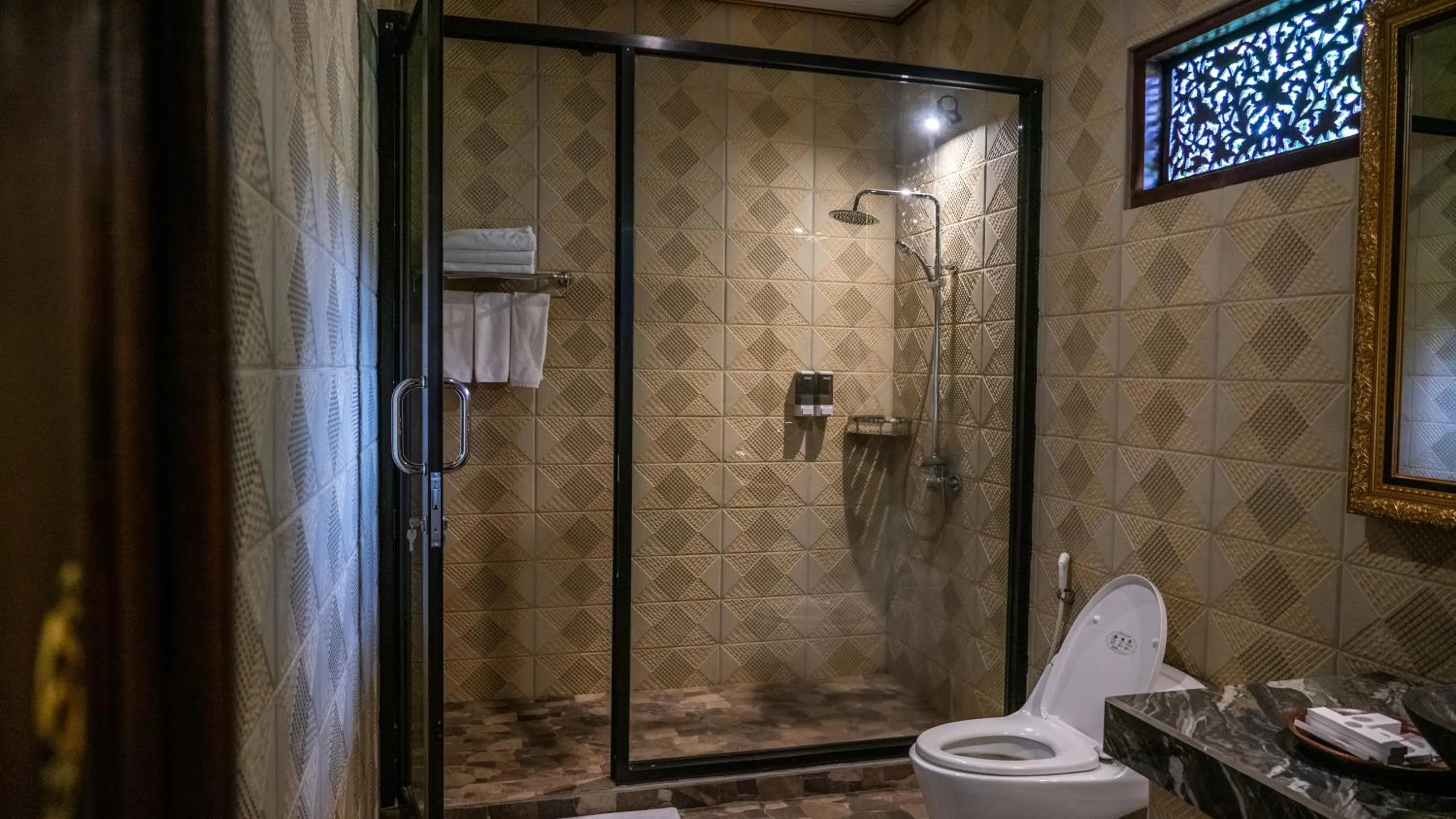 Bathroom in Villa Selonding Batu