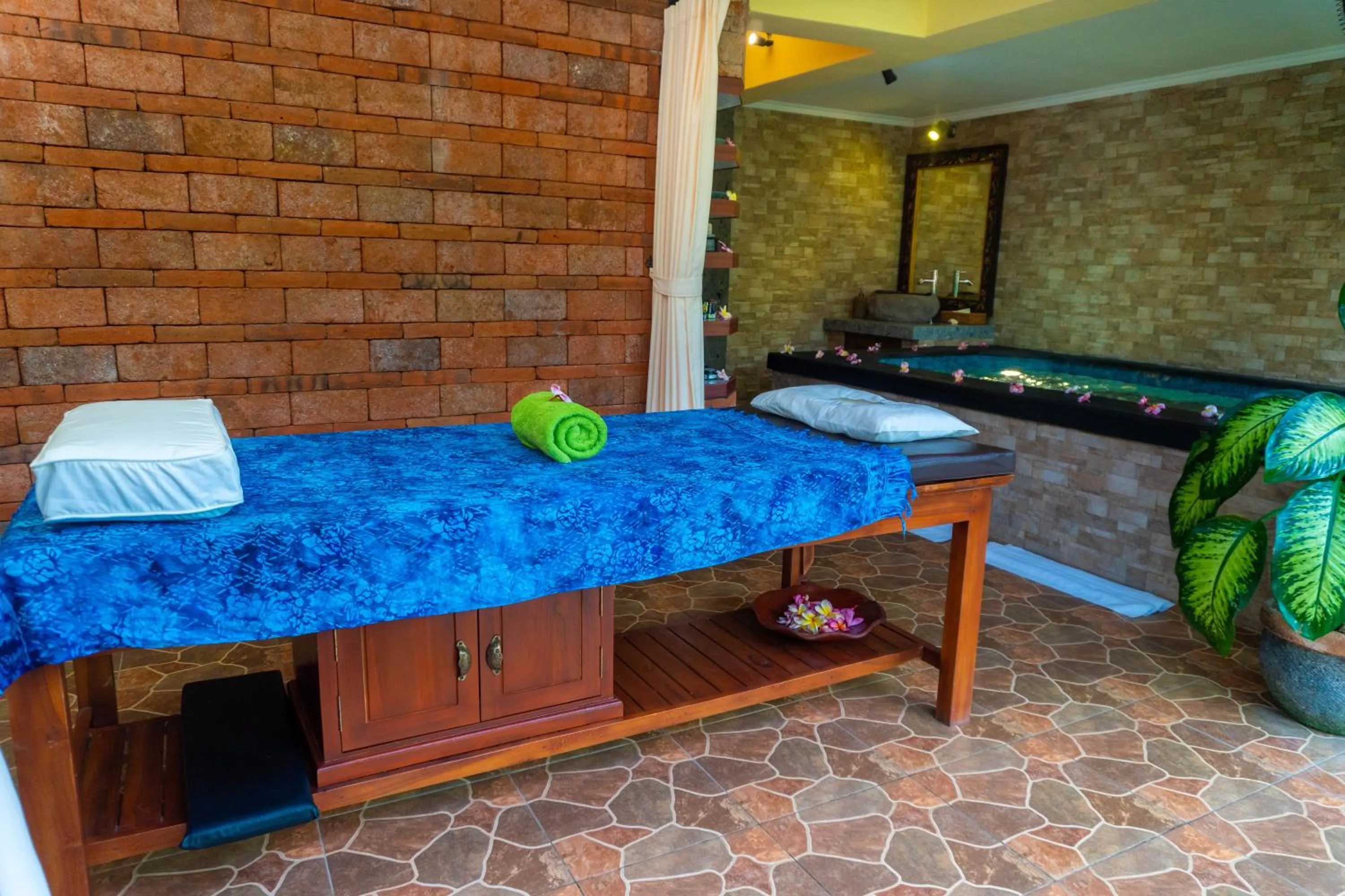 Massage in Villa Selonding Batu