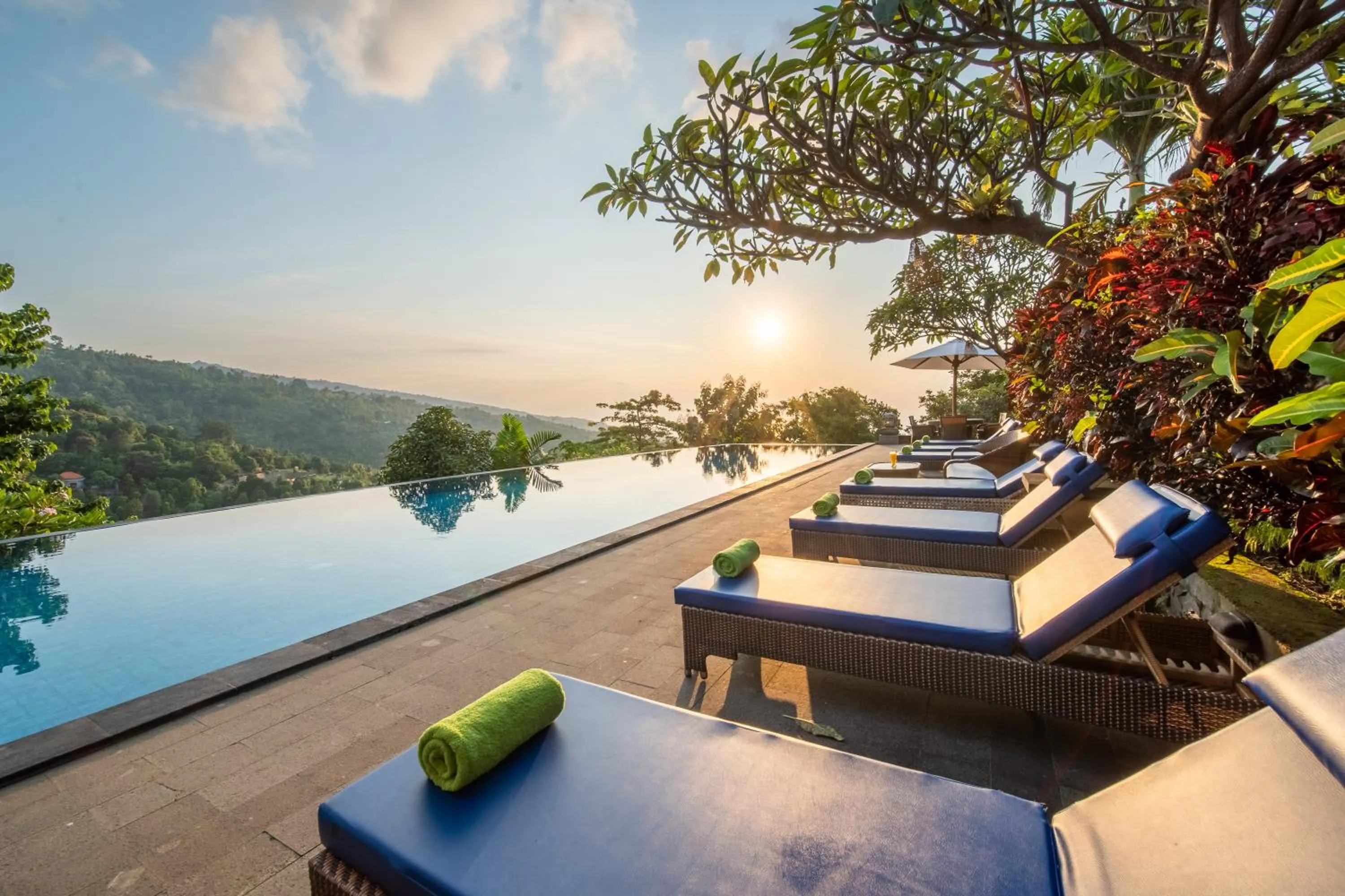 Day in Villa Selonding Batu