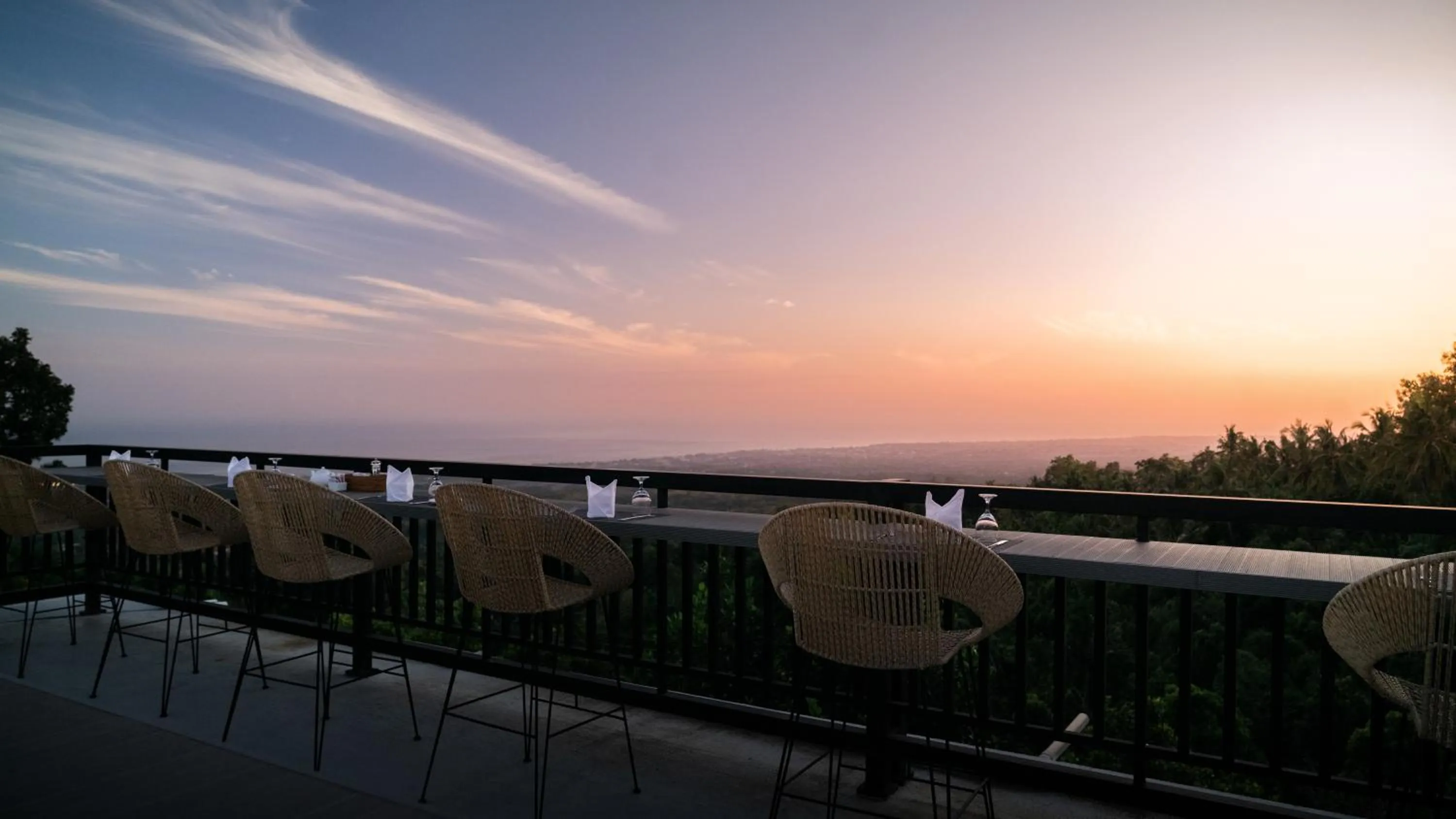 Restaurant/places to eat in Villa Selonding Batu