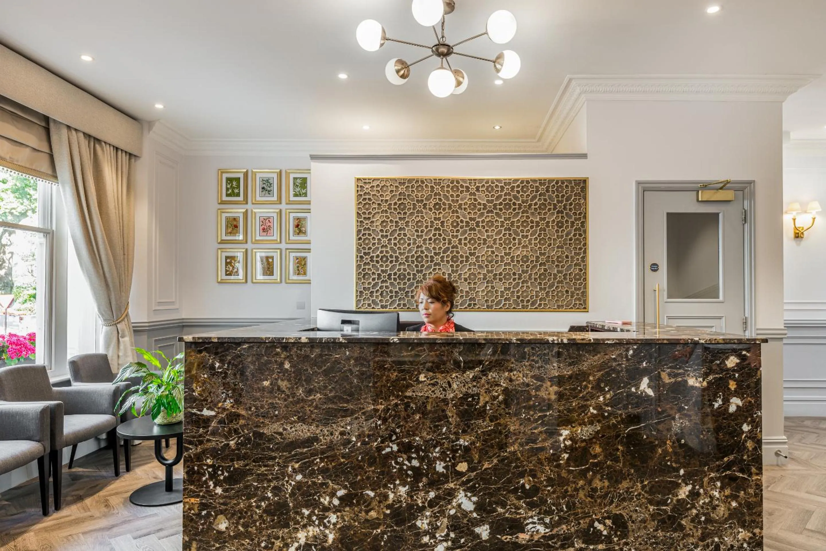 Lobby or reception in Princes Square