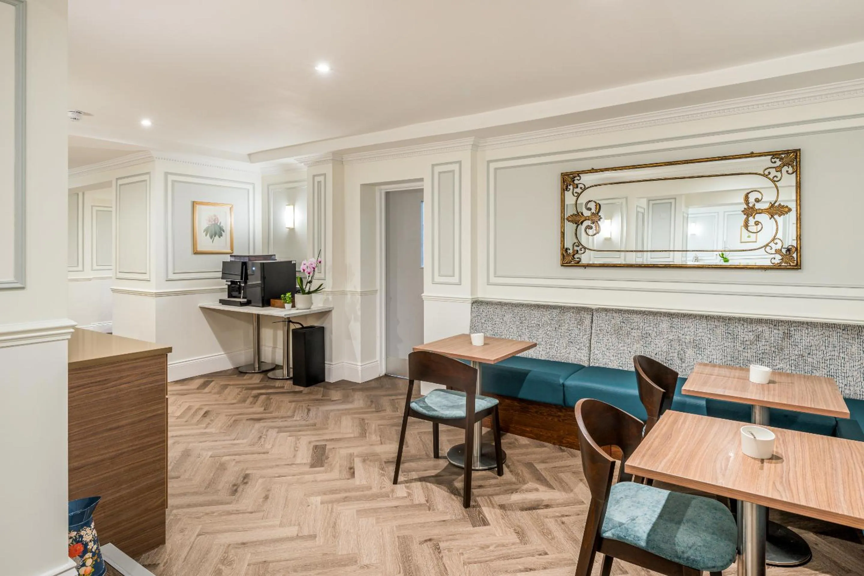 Dining area in Princes Square