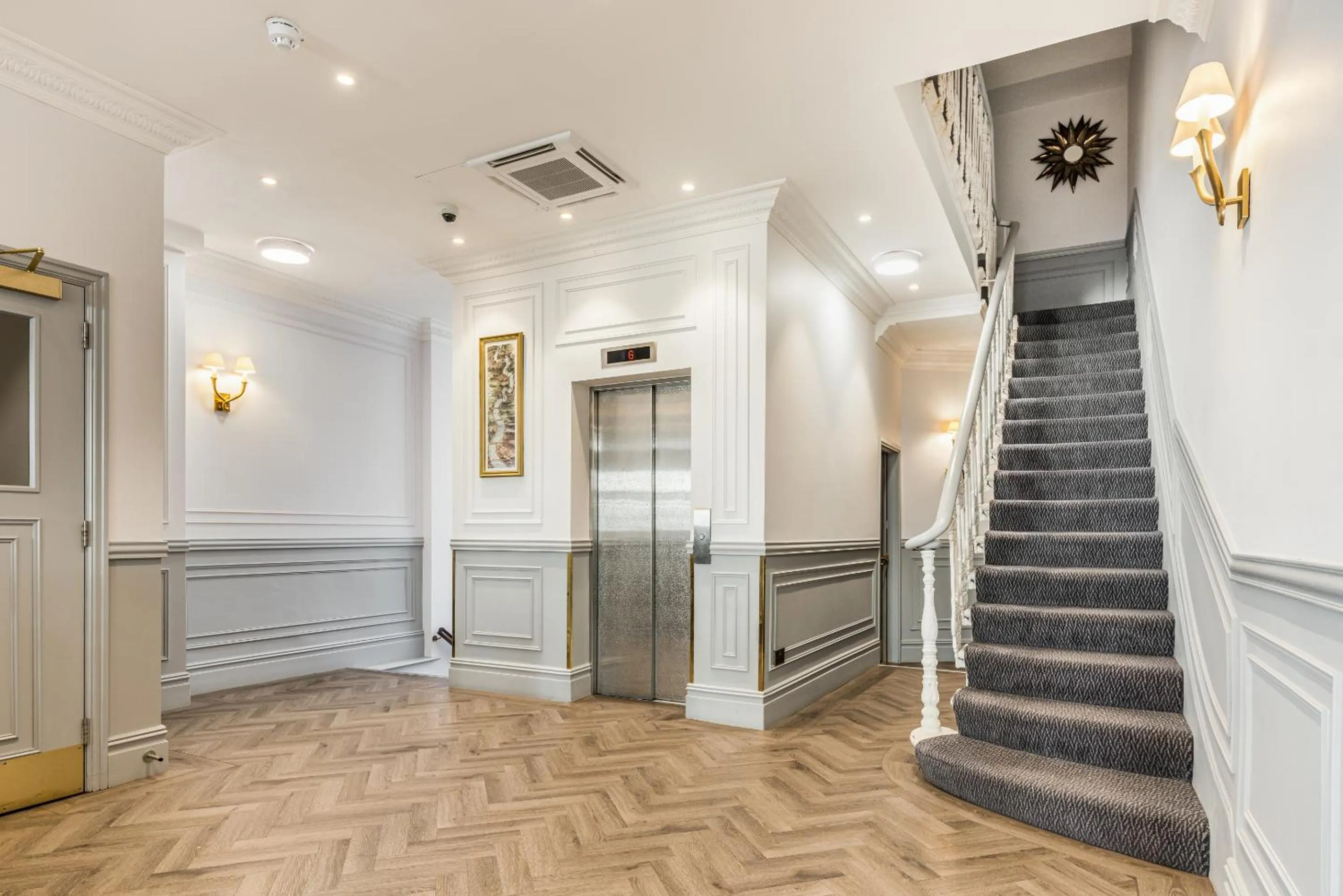 Lobby or reception in Princes Square