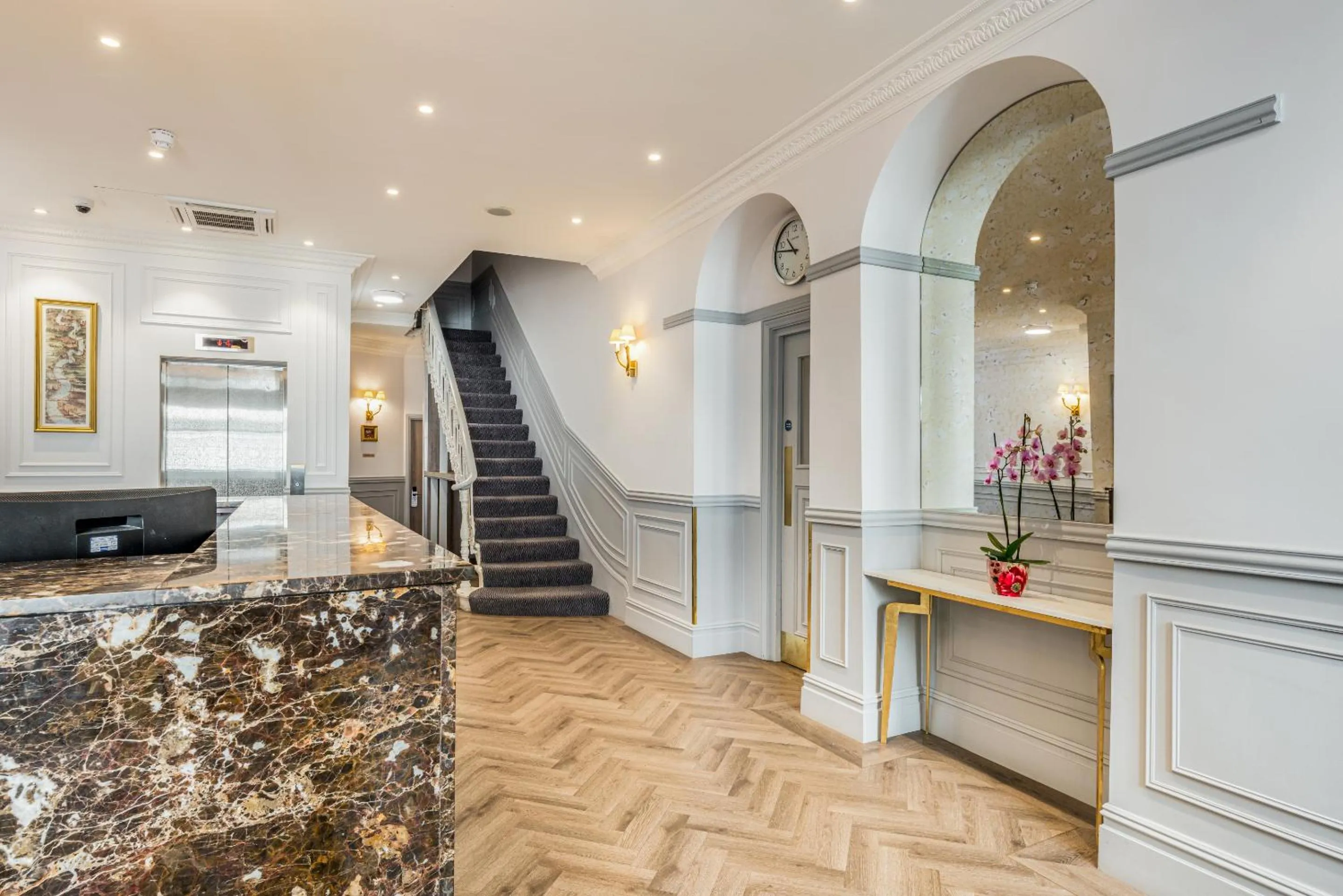 Lobby or reception in Princes Square