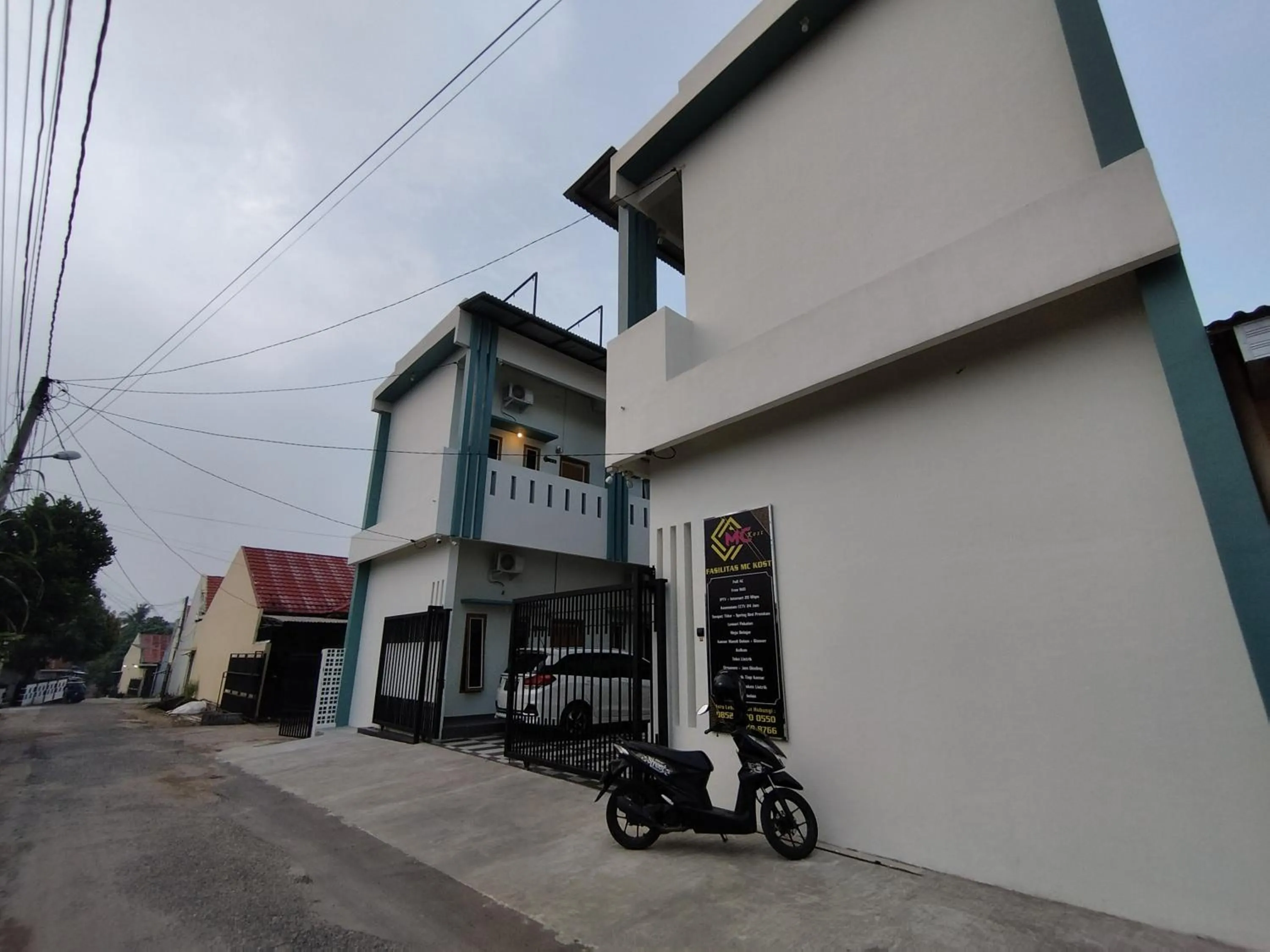 Facade/entrance in Hotel O My Kost Syariah