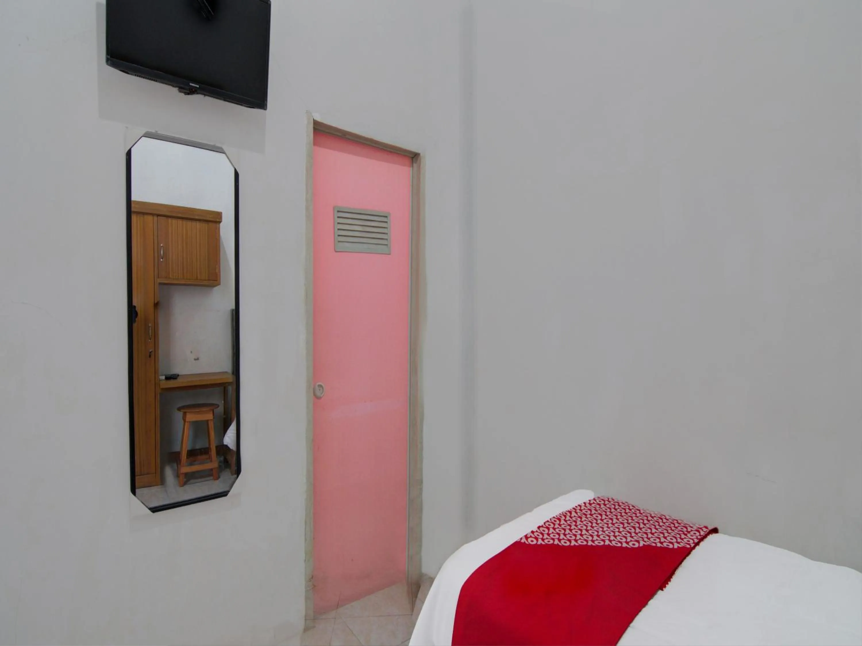 Bedroom, Bed in Hotel O Bahagia Homestay SyariahNearMonument Park City Sand Pengaraian