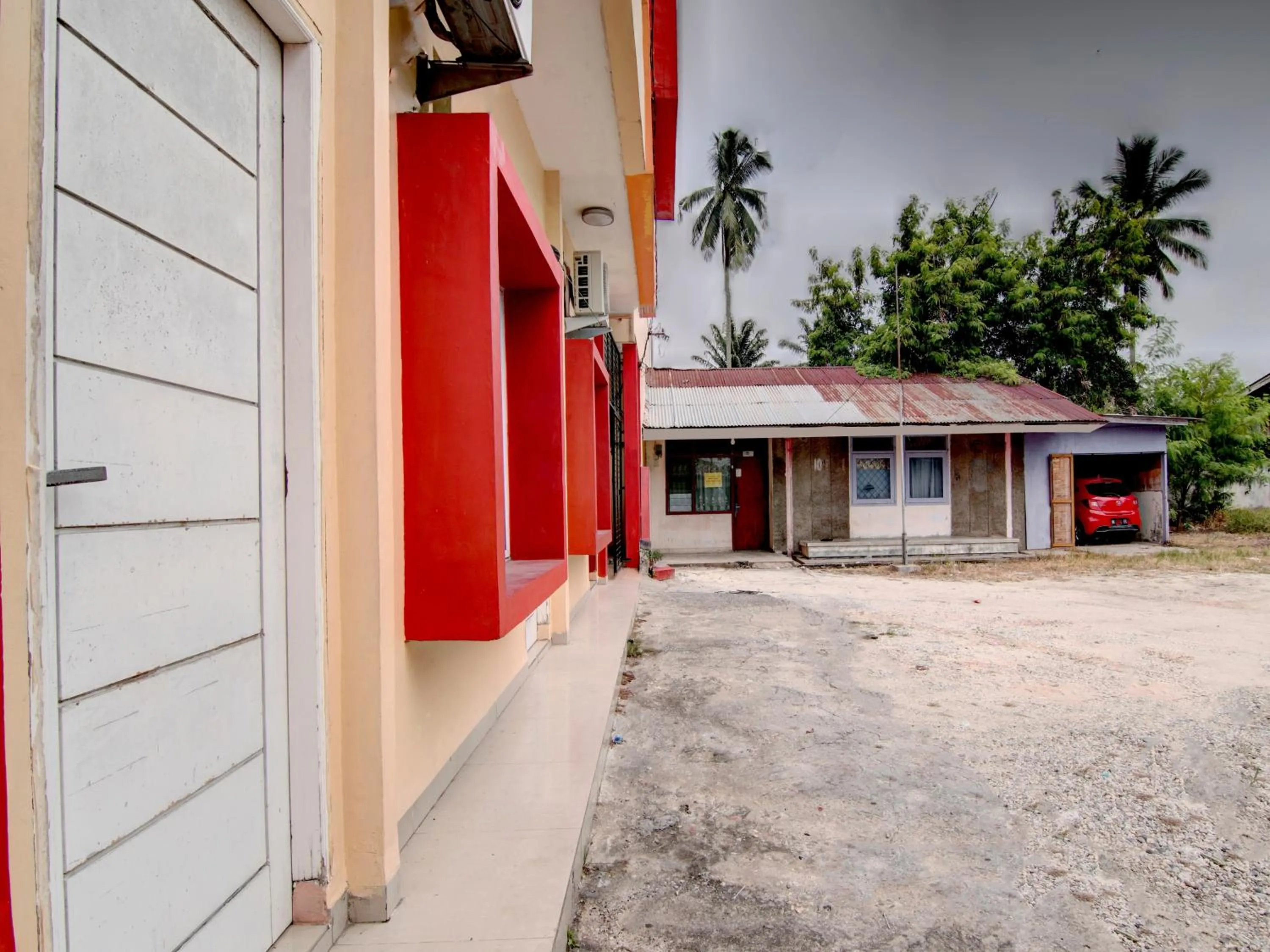 Lobby or reception in Hotel O Jasmine House Syariah Near Masjid Nurul Ikhwan