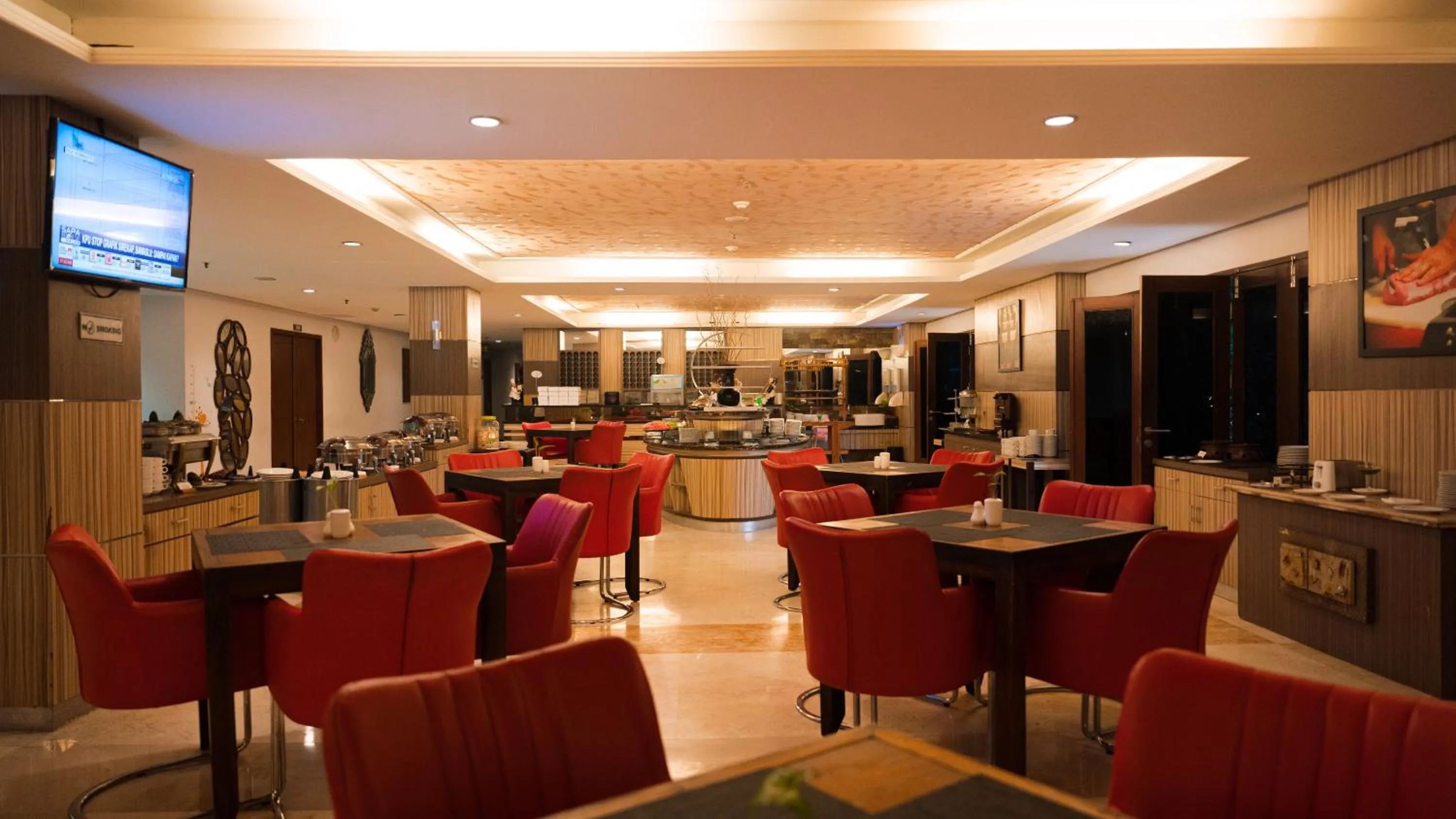 Restaurant/places to eat in Lorin Dwangsa Solo Hotel
