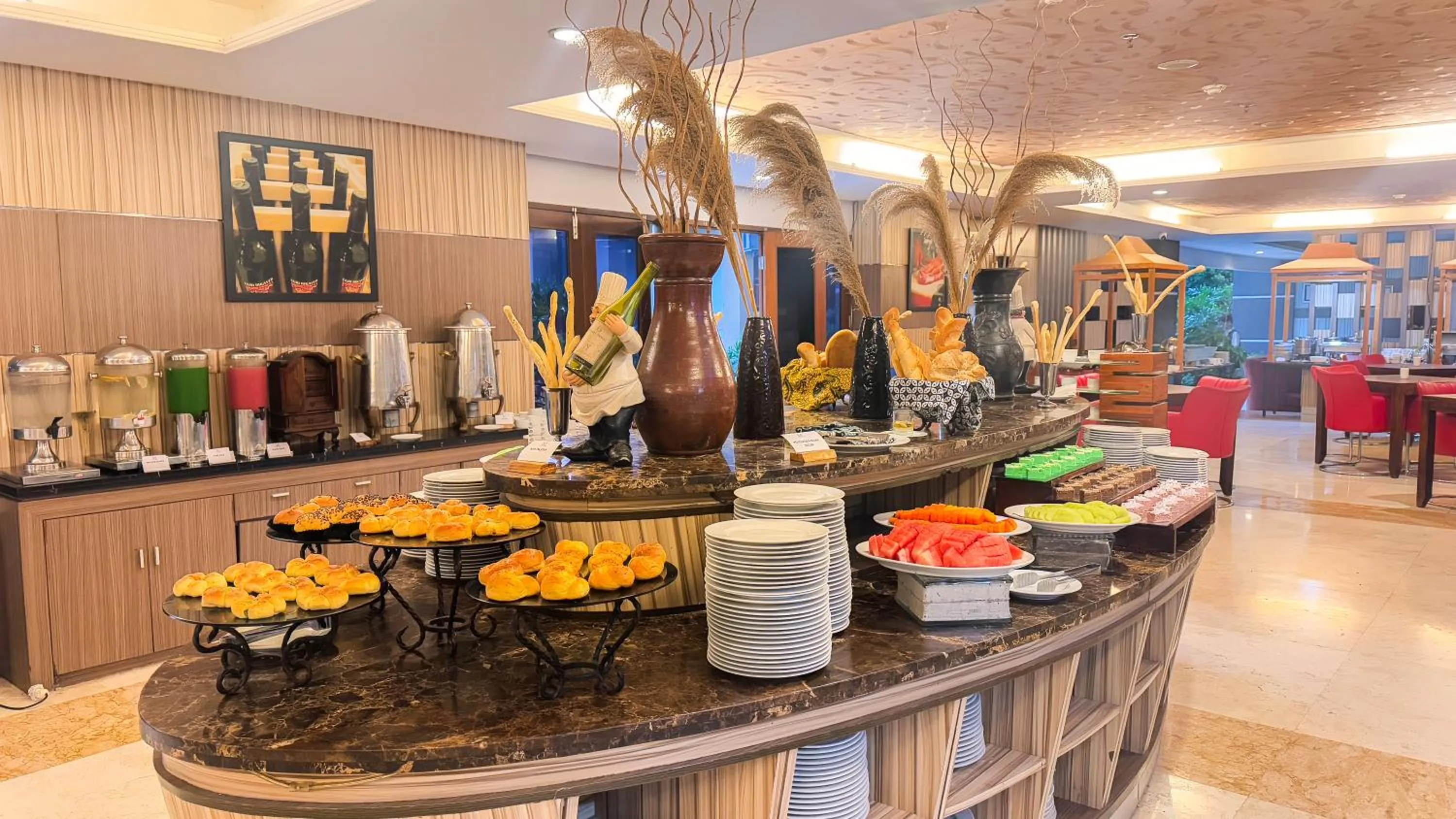 Restaurant/places to eat in Lorin Dwangsa Solo Hotel