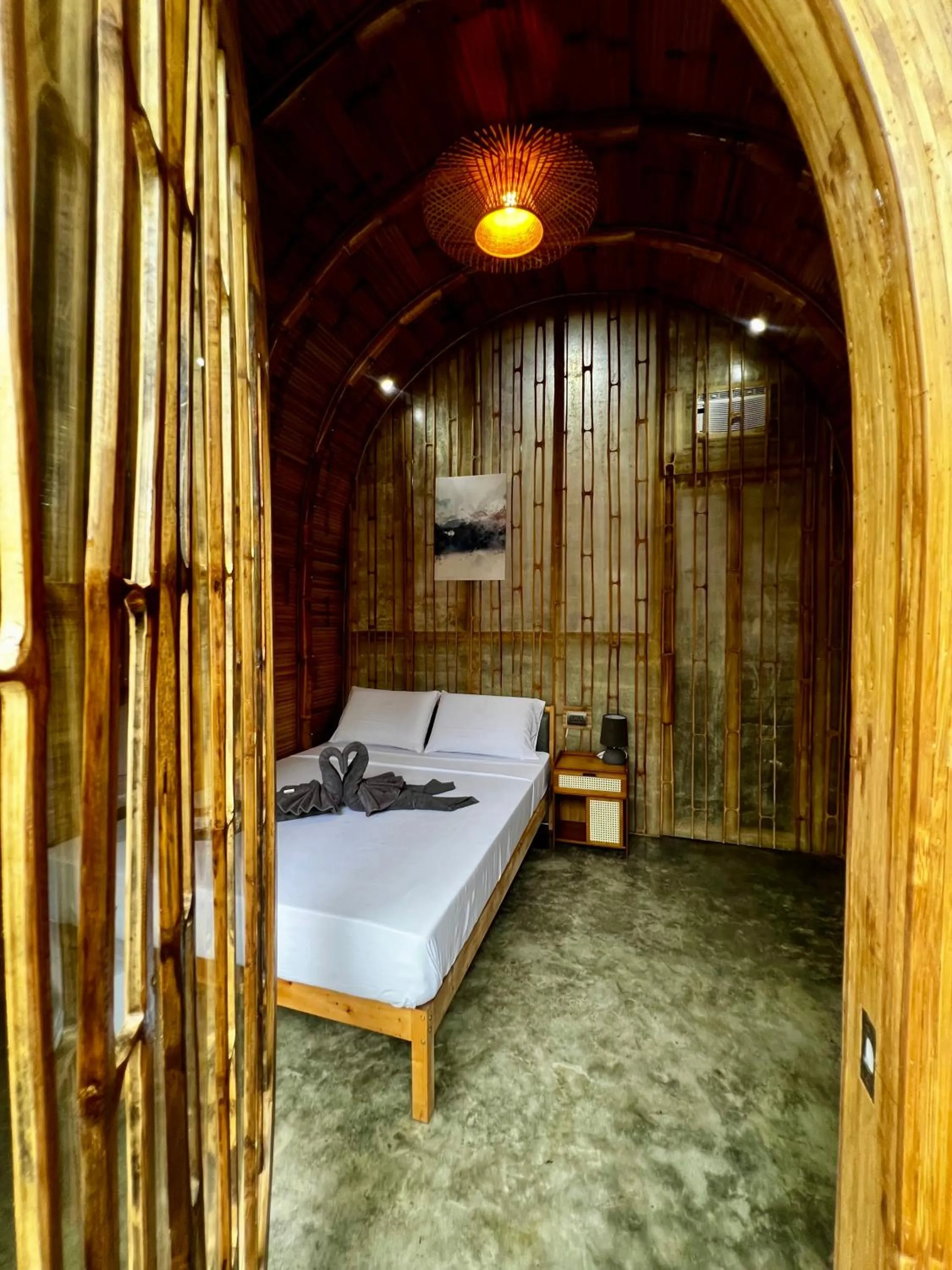 Bed in The Backyard Inn