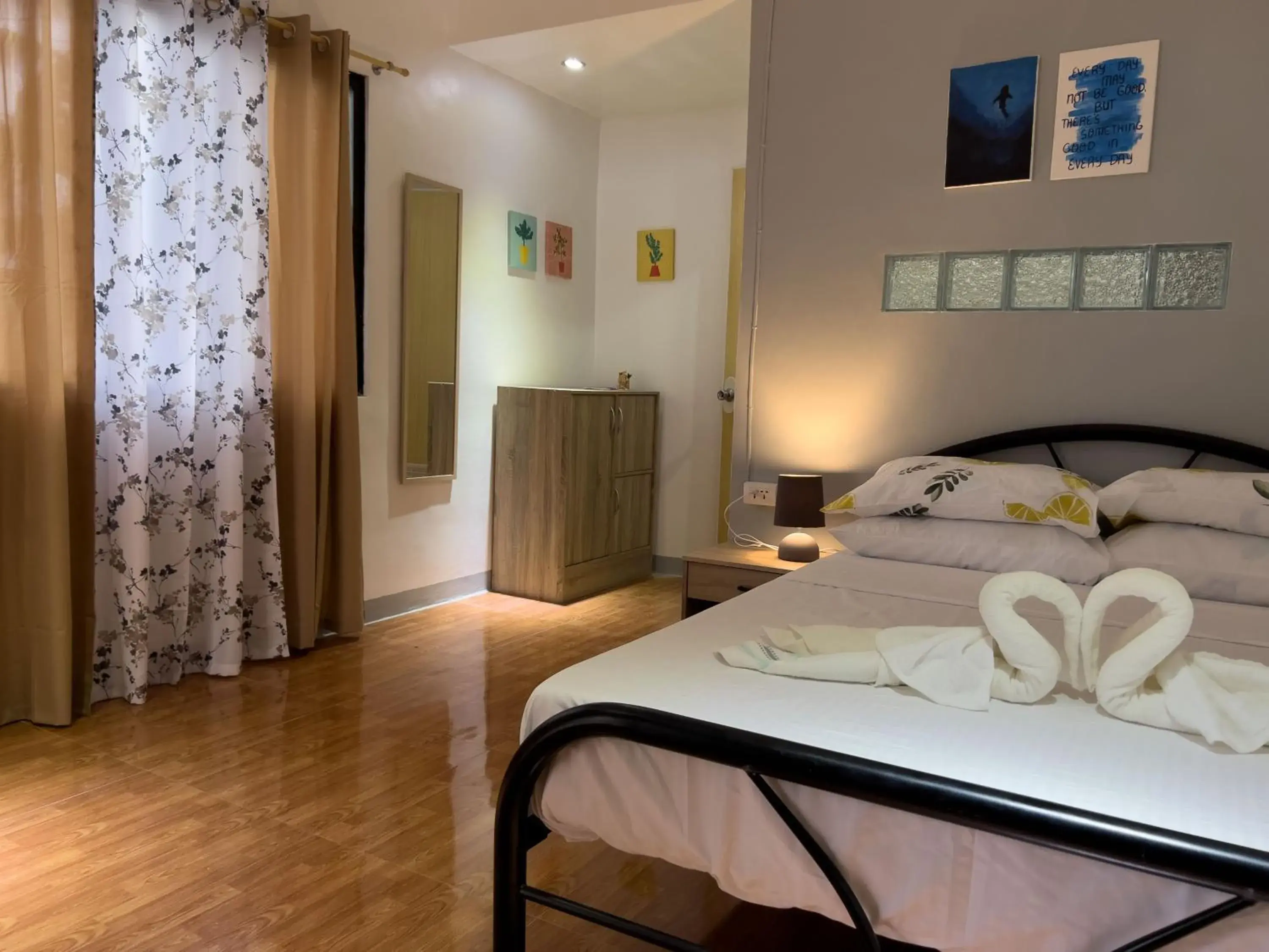 Double Room with Private Bathroom in The Backyard Inn Double Room with Private Bathroom in The Backyard Inn