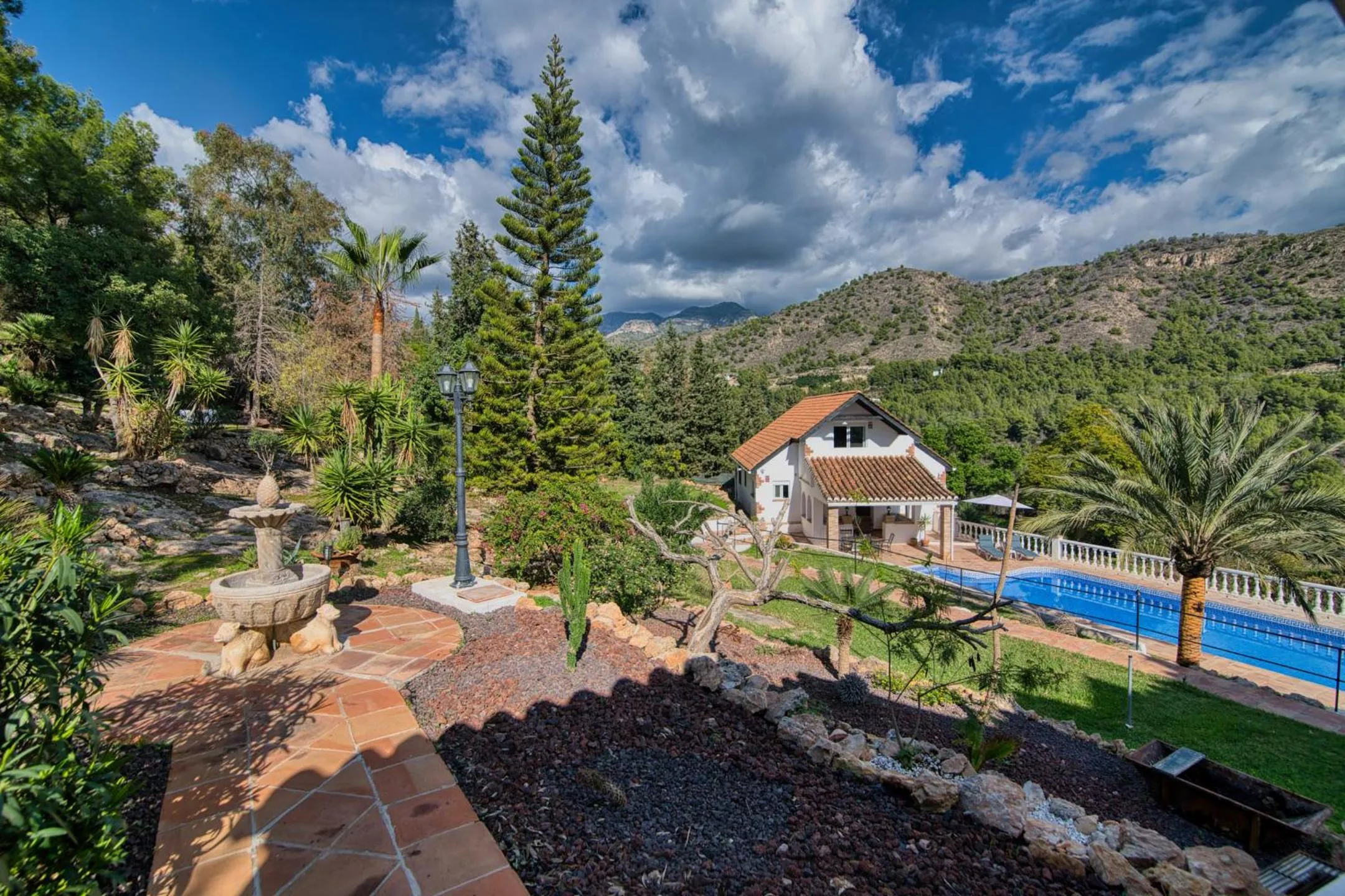 Property building in Villa Morera Bed & Breakfast