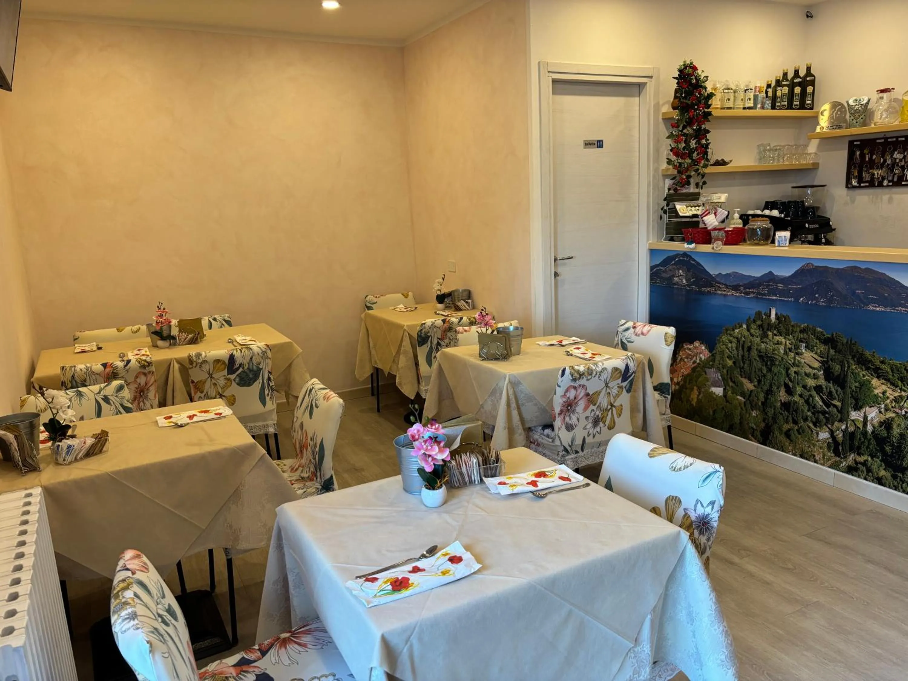 Restaurant/places to eat in Hotel Diffuso Il Portichetto sulla collina a Vezio Perledo