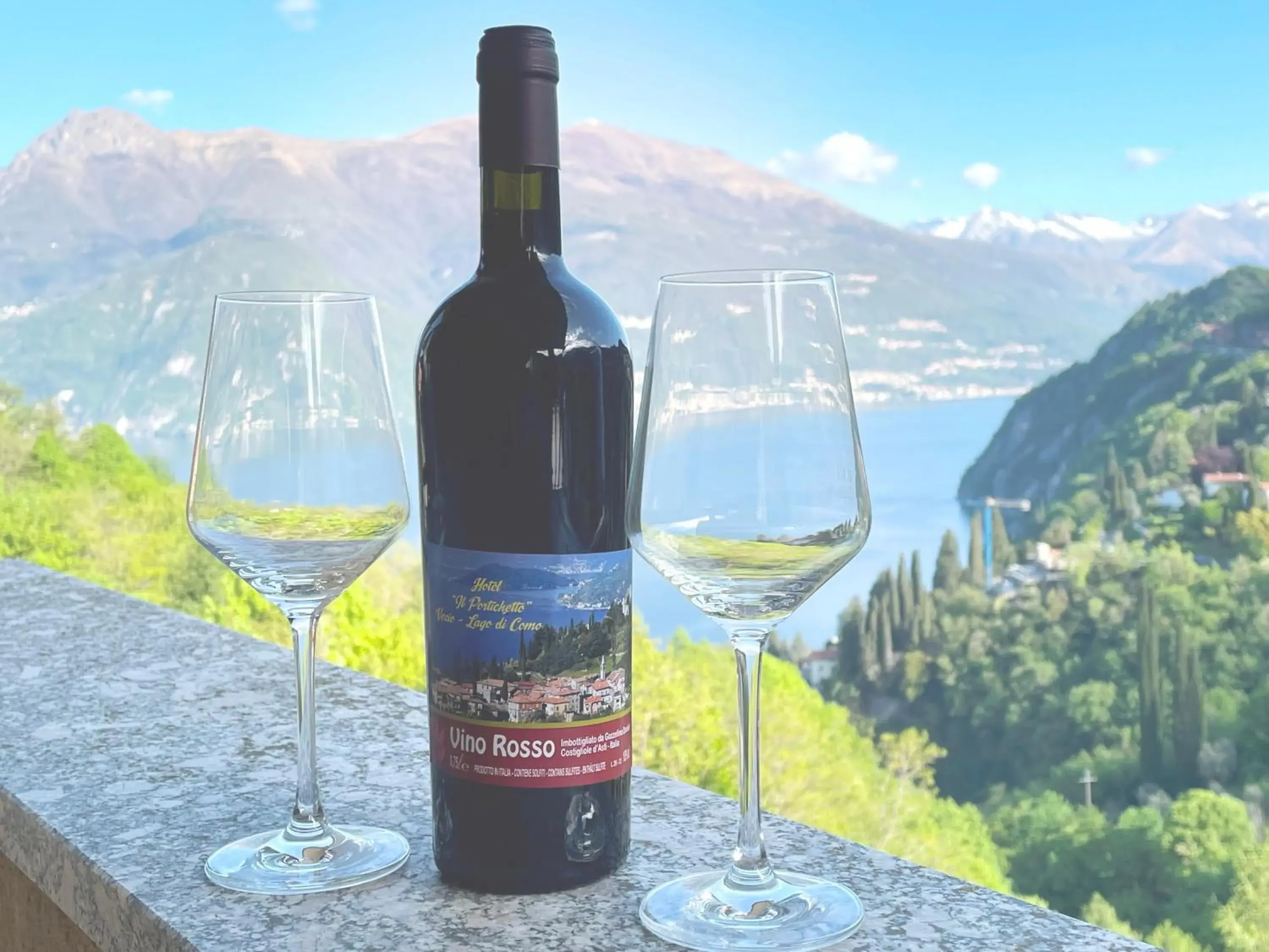 Suite with Terrace in Hotel Diffuso Il Portichetto sulla collina a Vezio Perledo Suite with Terrace in Hotel Diffuso Il Portichetto sulla collina a Vezio Perledo