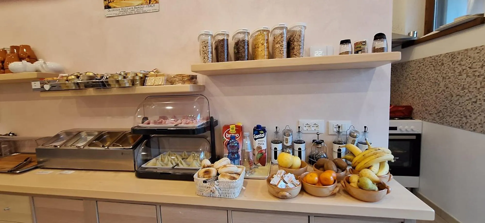 Restaurant/places to eat in Hotel Diffuso Il Portichetto sulla collina a Vezio Perledo