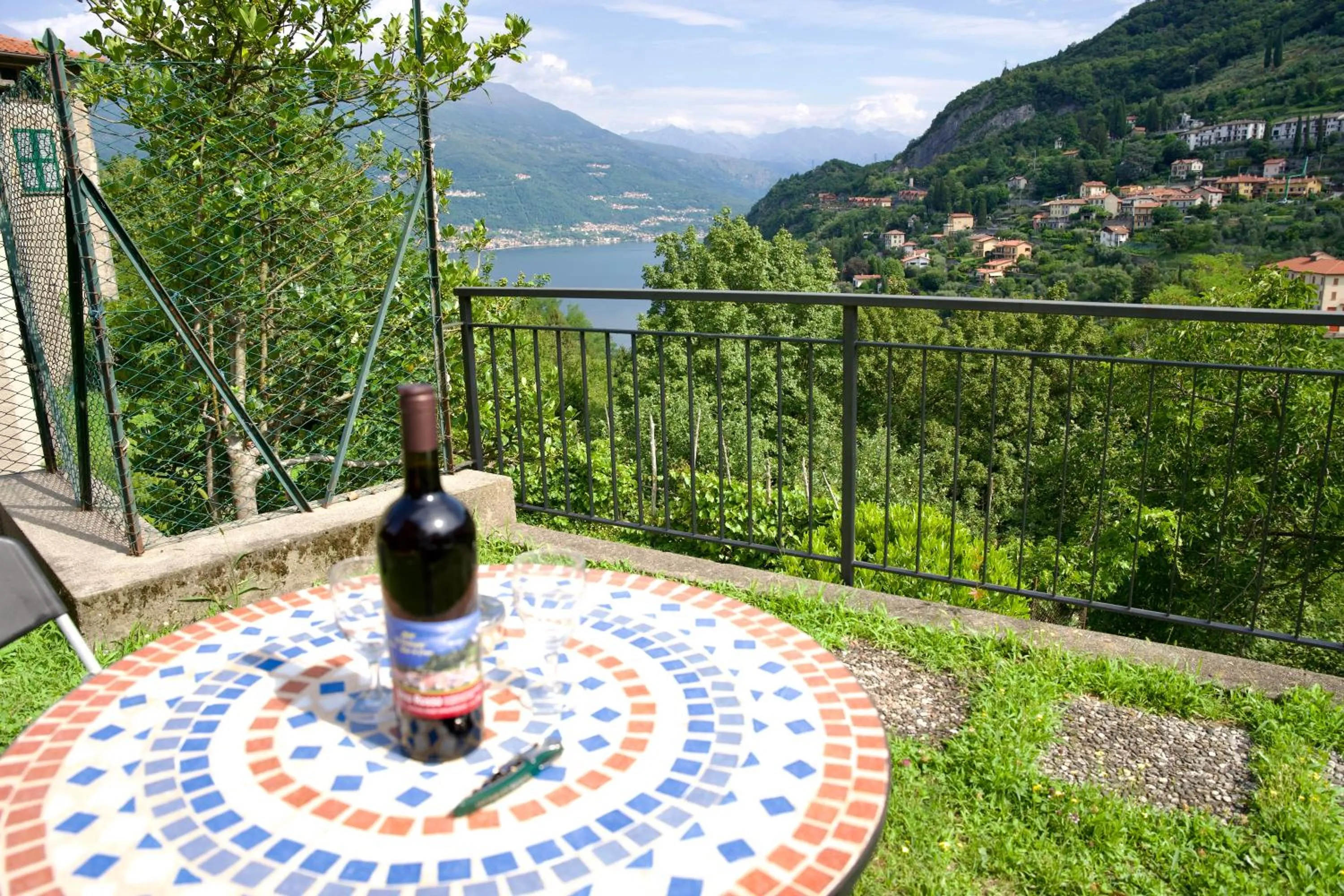 View (from property/room) in Hotel Diffuso Il Portichetto sulla collina a Vezio Perledo