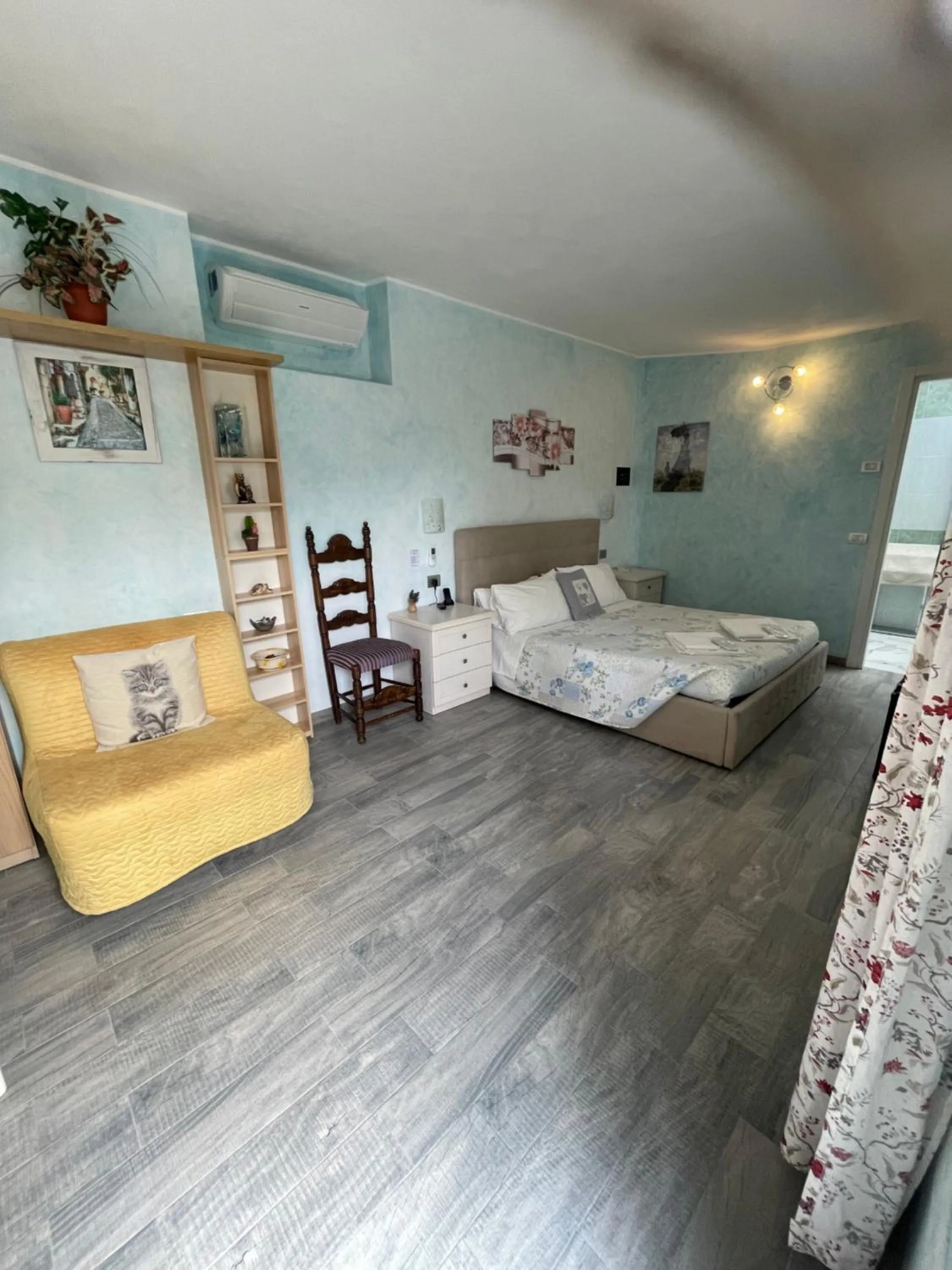 Bed in Hotel Diffuso Il Portichetto sulla collina a Vezio Perledo