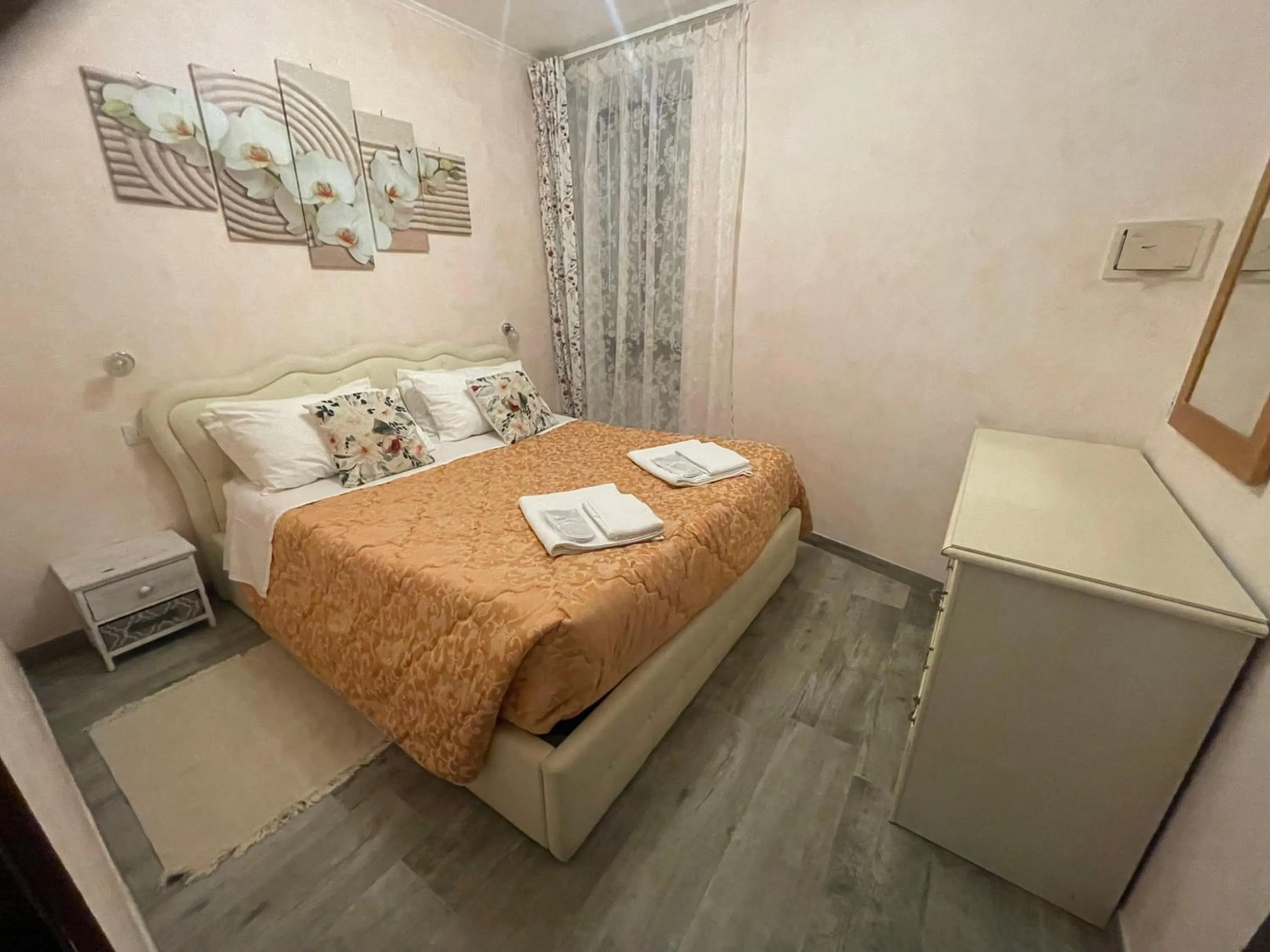 Bed in Hotel Diffuso Il Portichetto sulla collina a Vezio Perledo