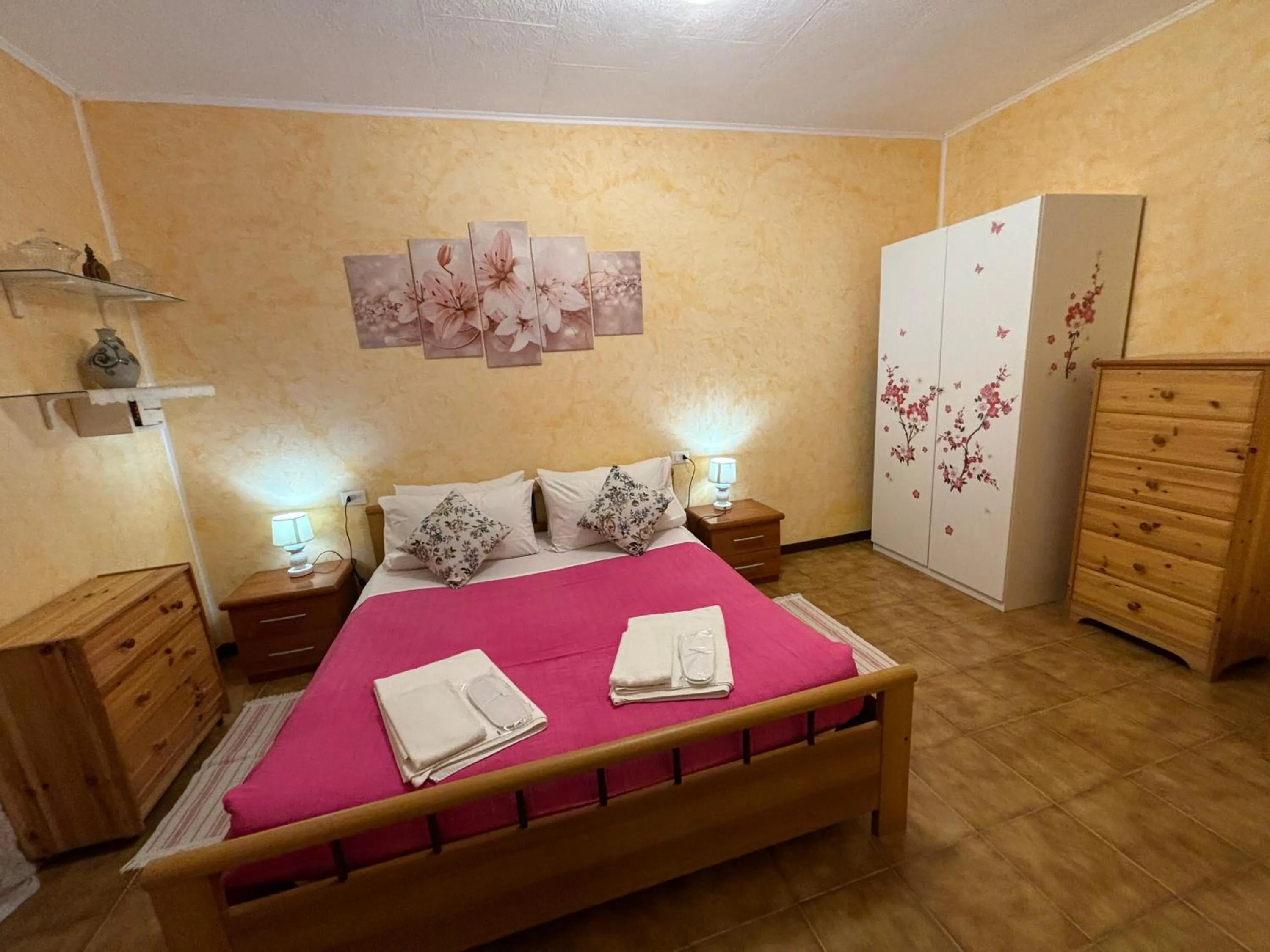 Bed in Hotel Diffuso Il Portichetto sulla collina a Vezio Perledo