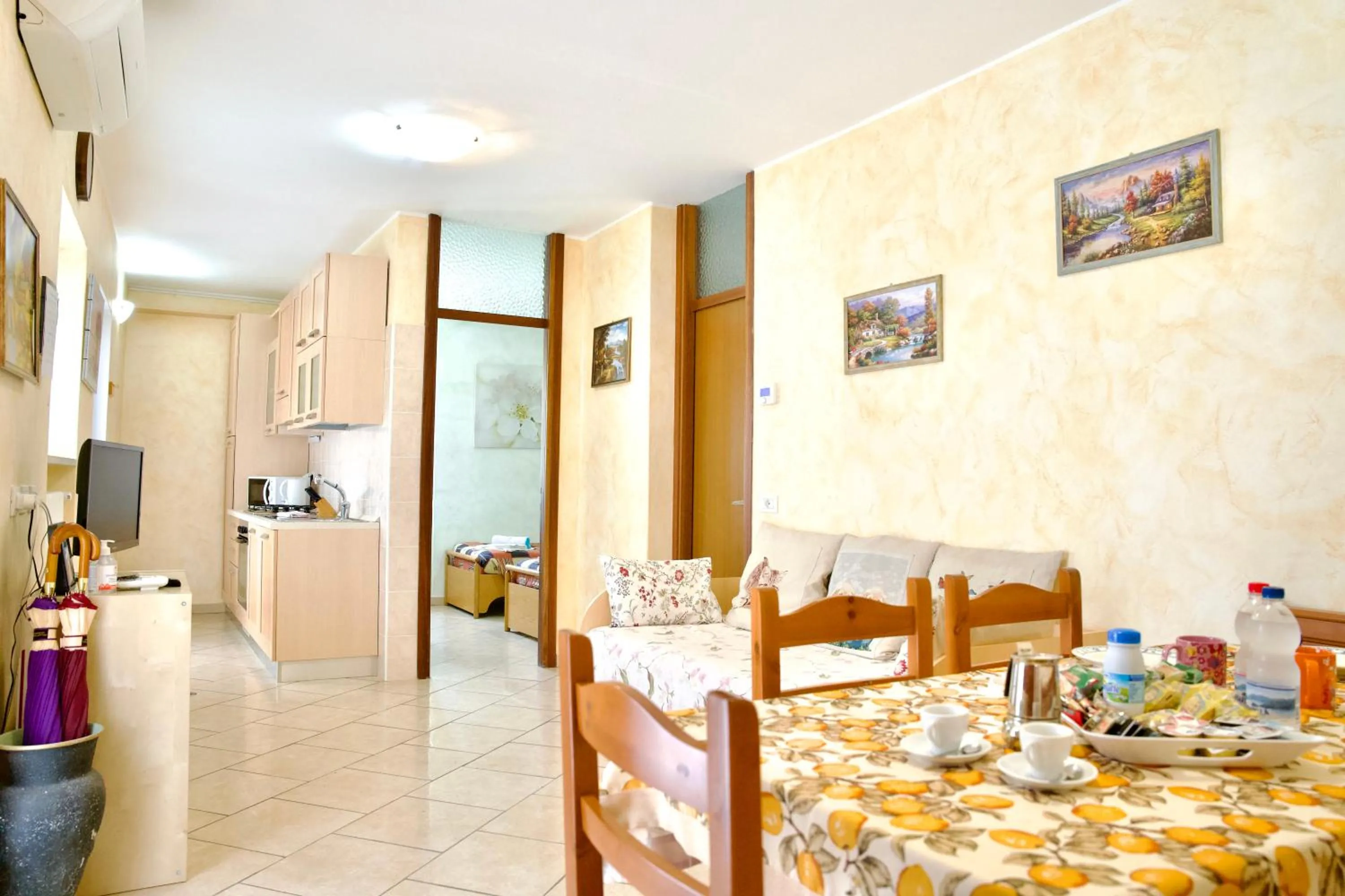 Kitchen or kitchenette in Hotel Diffuso Il Portichetto sulla collina a Vezio Perledo