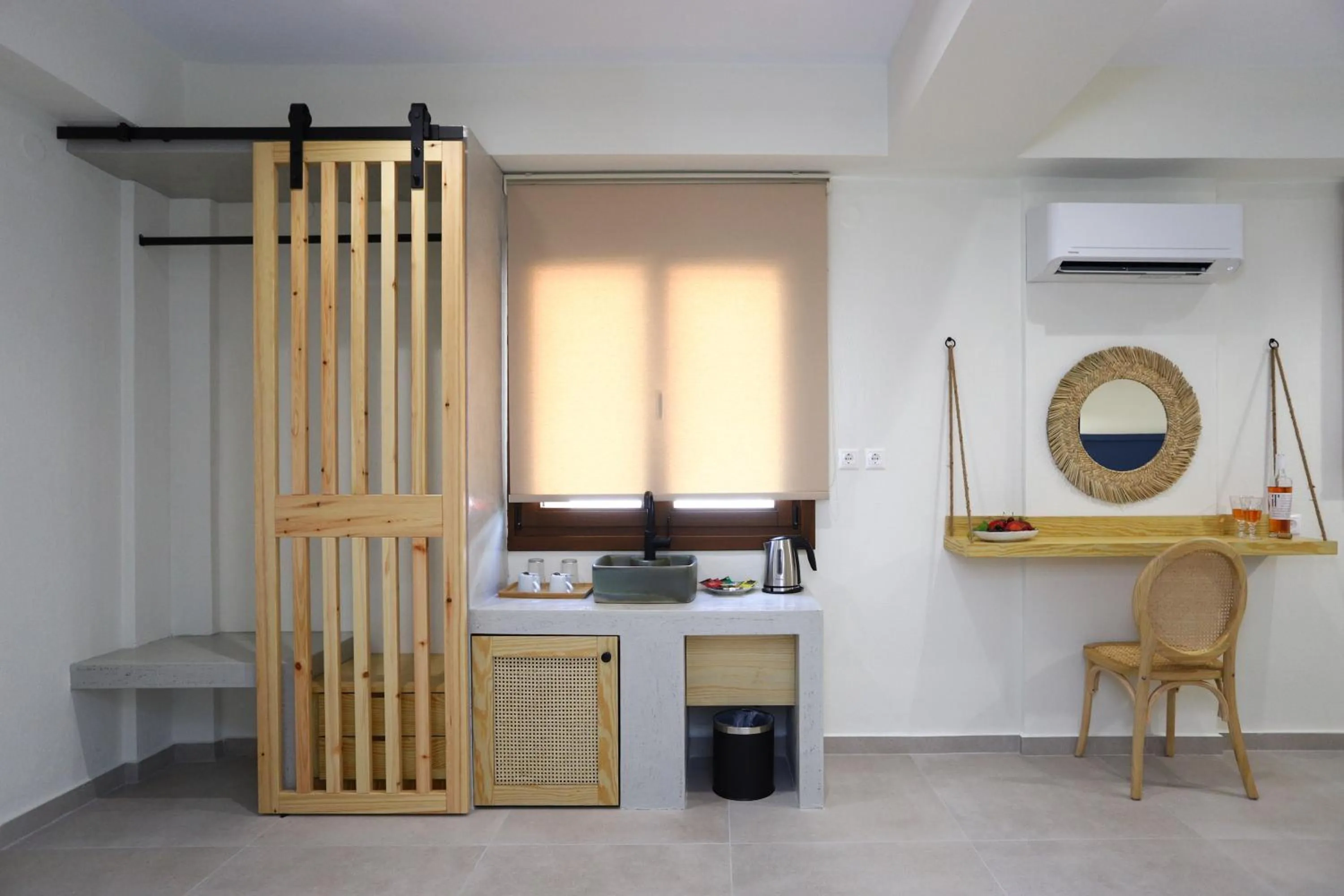 hair dresser in ONAR OURANOUPOLIS