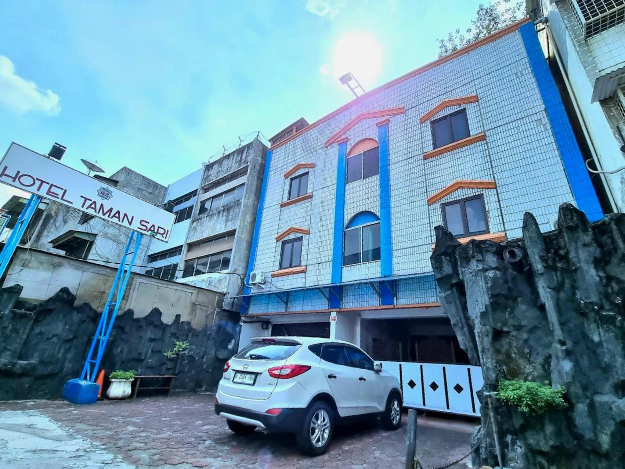 Property building in Hotel Taman Sari