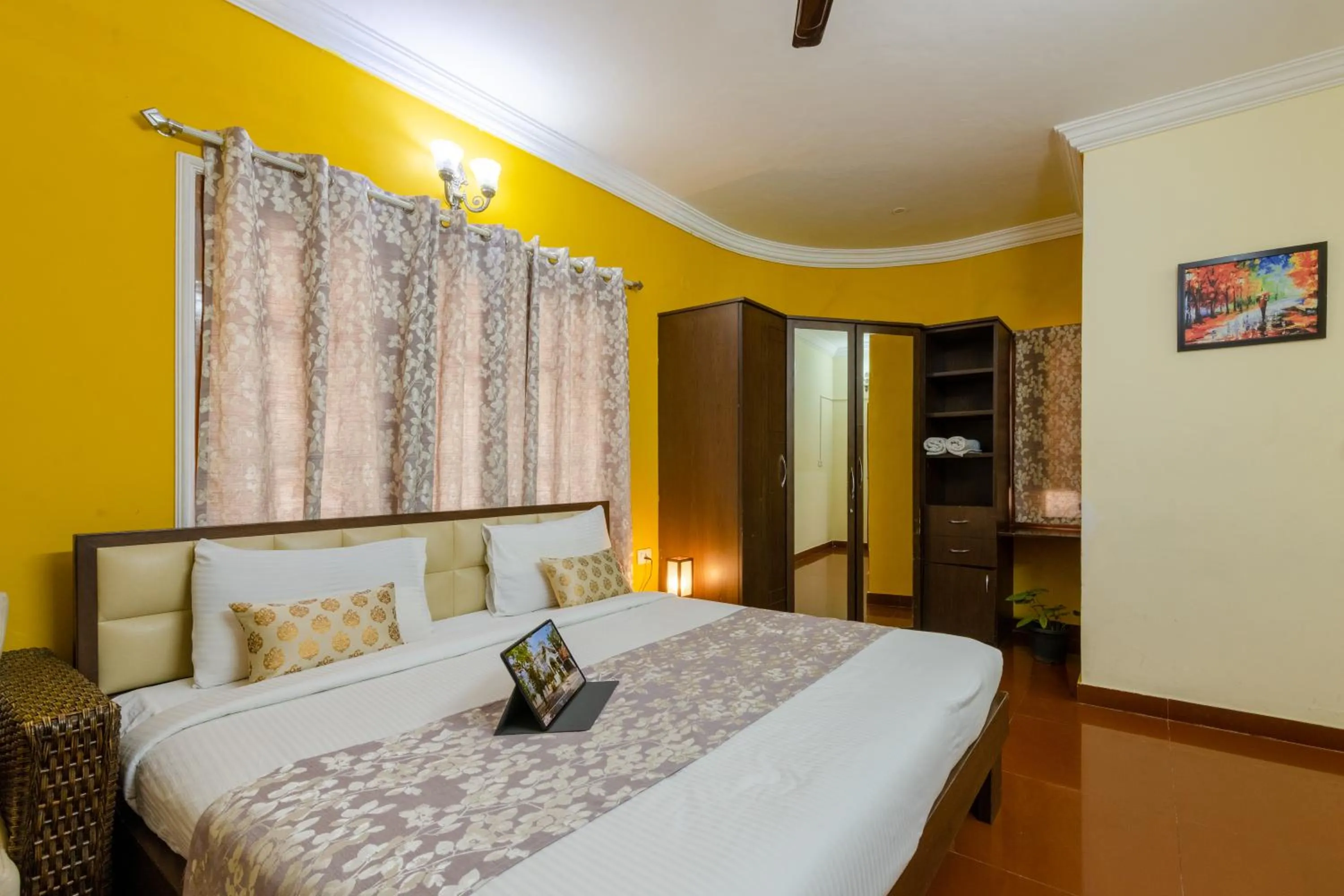 Bed in Redstone Villa by Revkeys