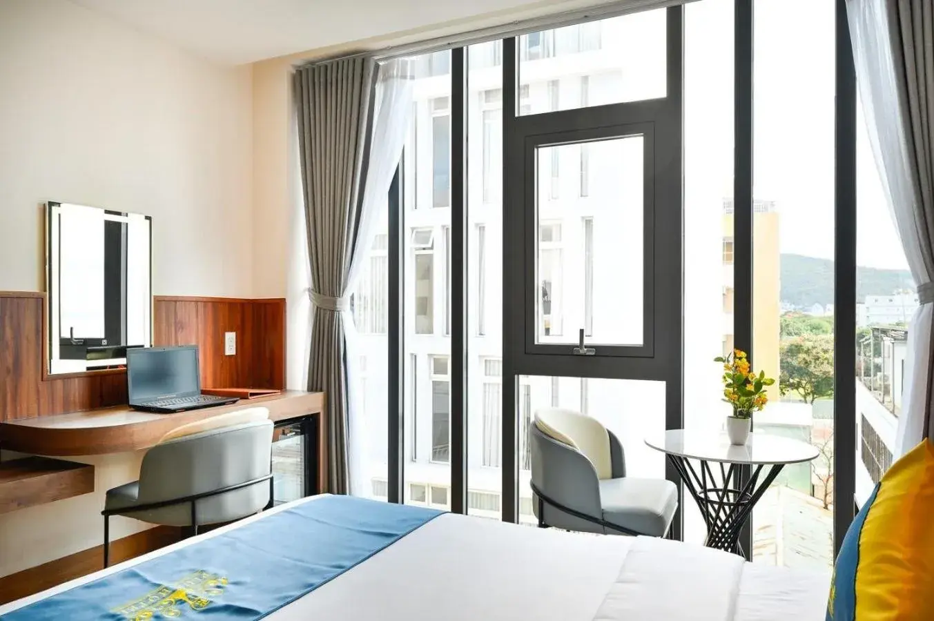 Deluxe King Room in PLUS VUNG TAU HOTEL Deluxe King Room in PLUS VUNG TAU HOTEL