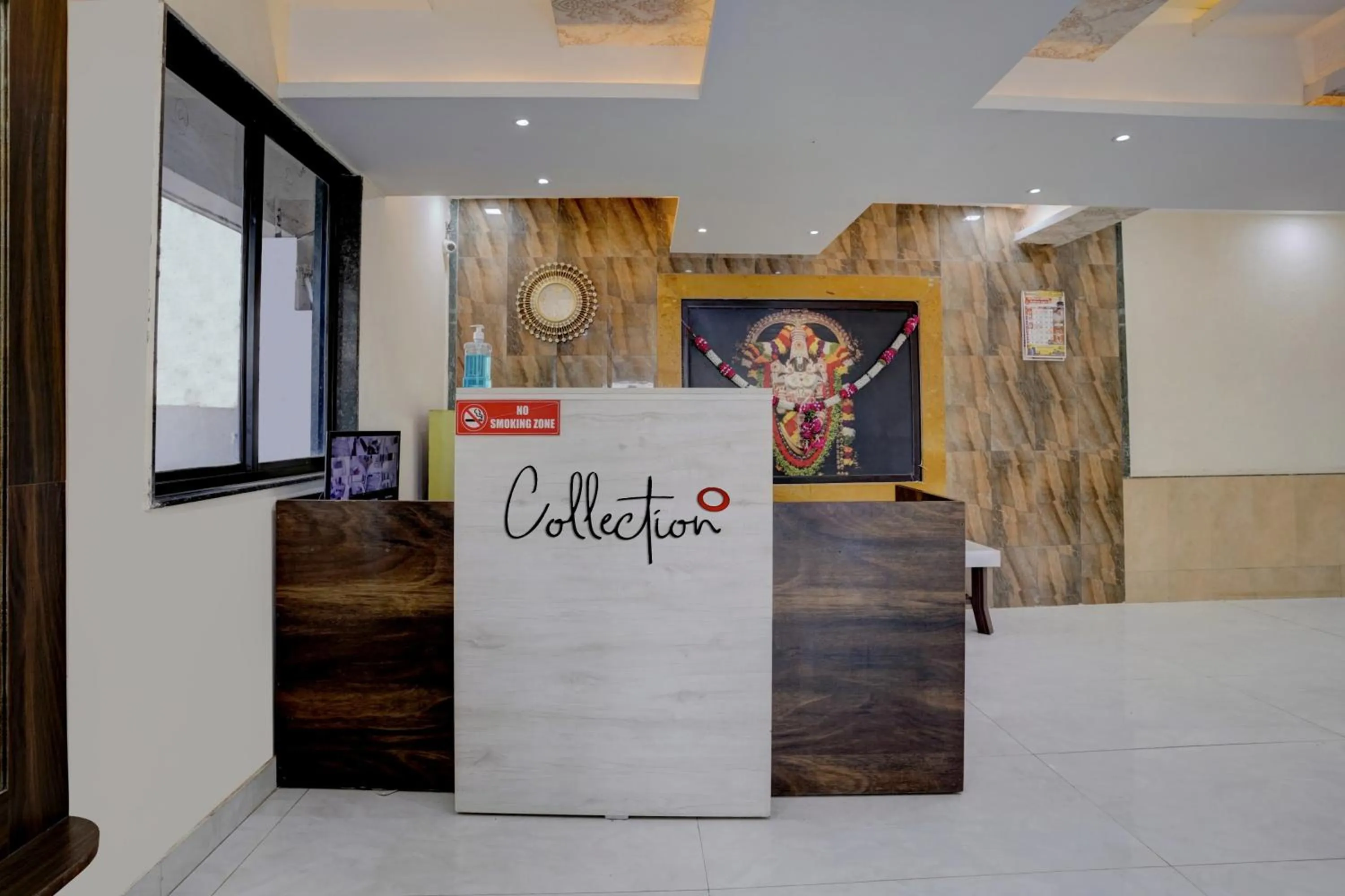 Lobby or reception in Collection O Krupa Lodge