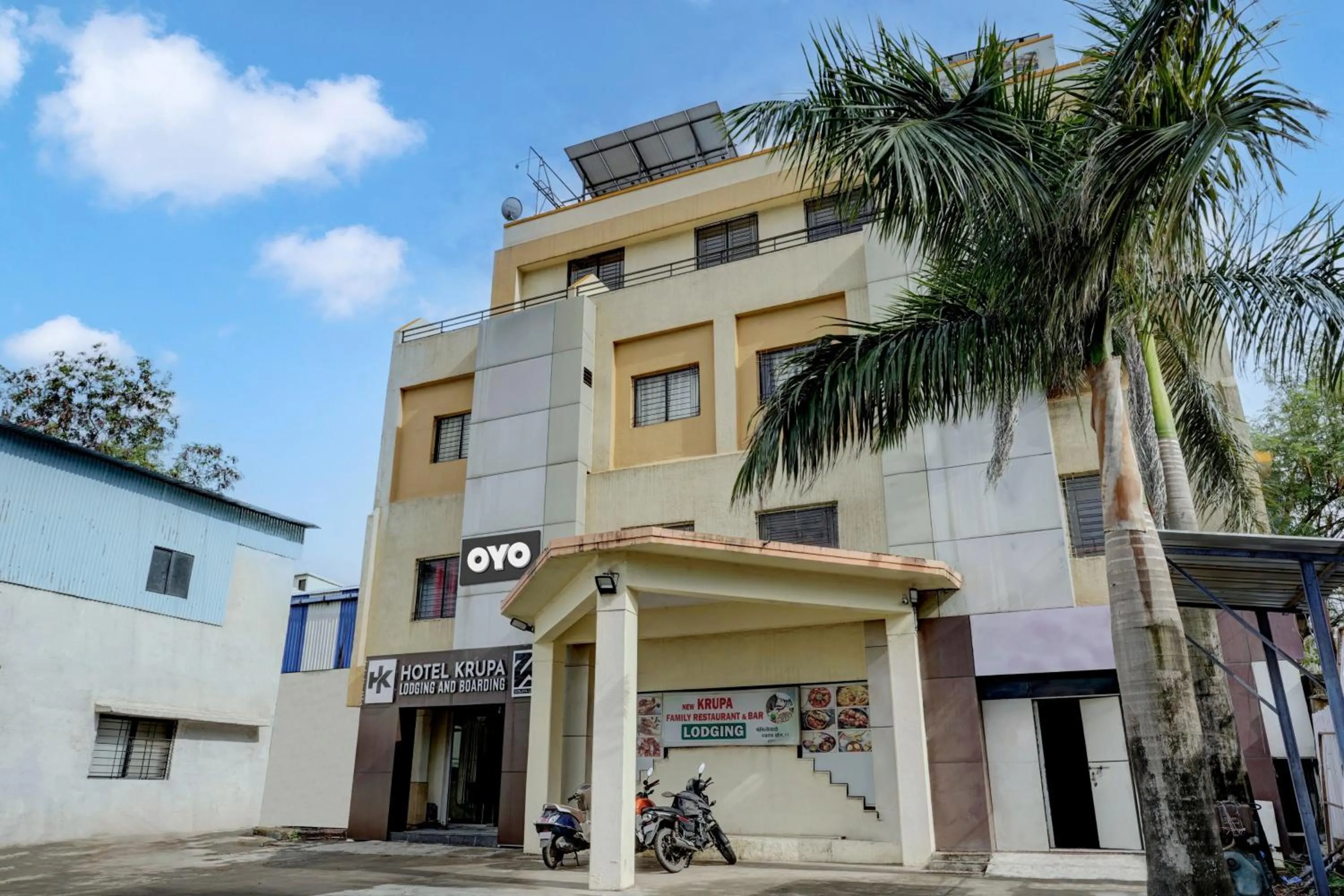 Facade/entrance in Collection O Krupa Lodge