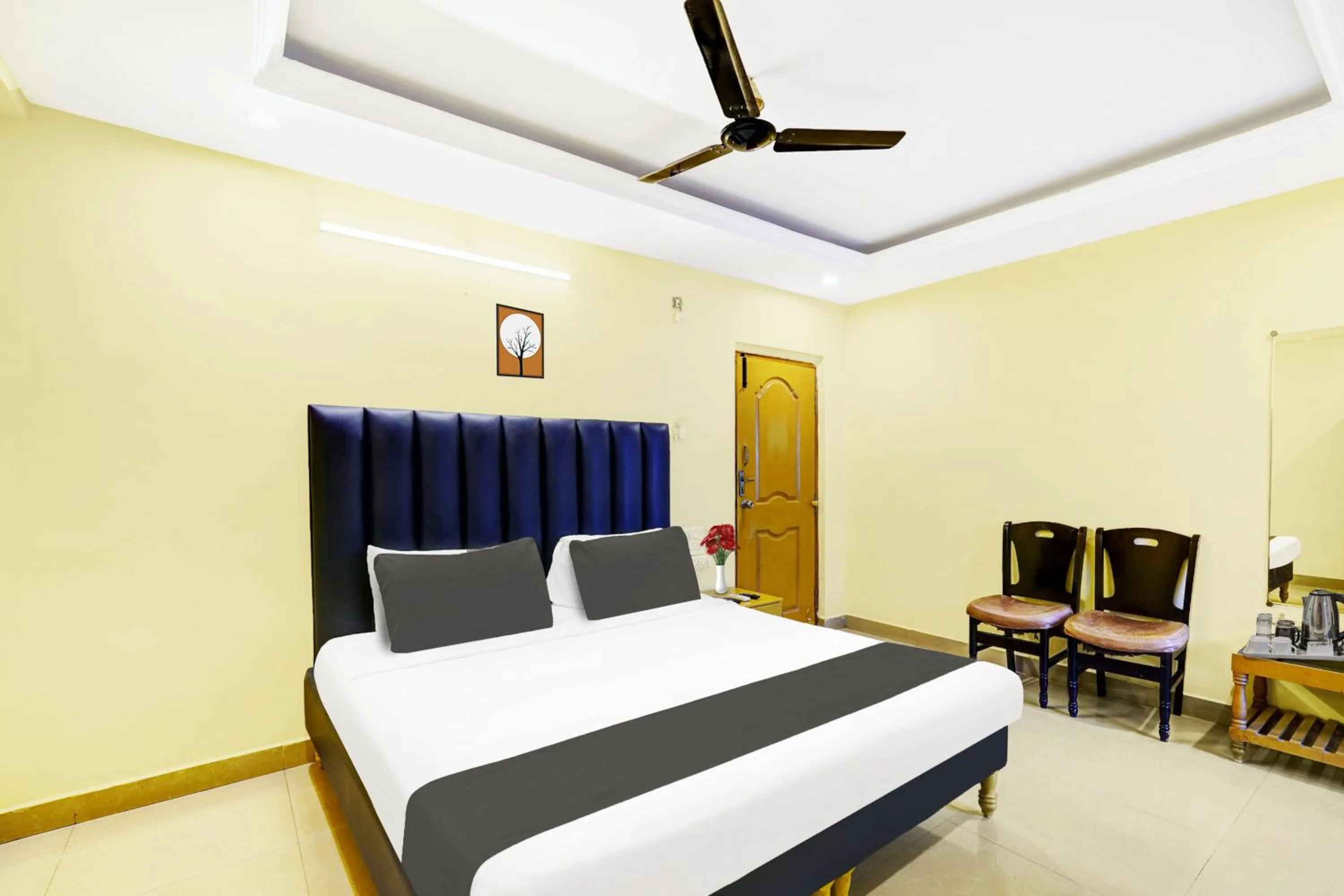 Super Hotel O Padmavathi Puram Near Railway Station